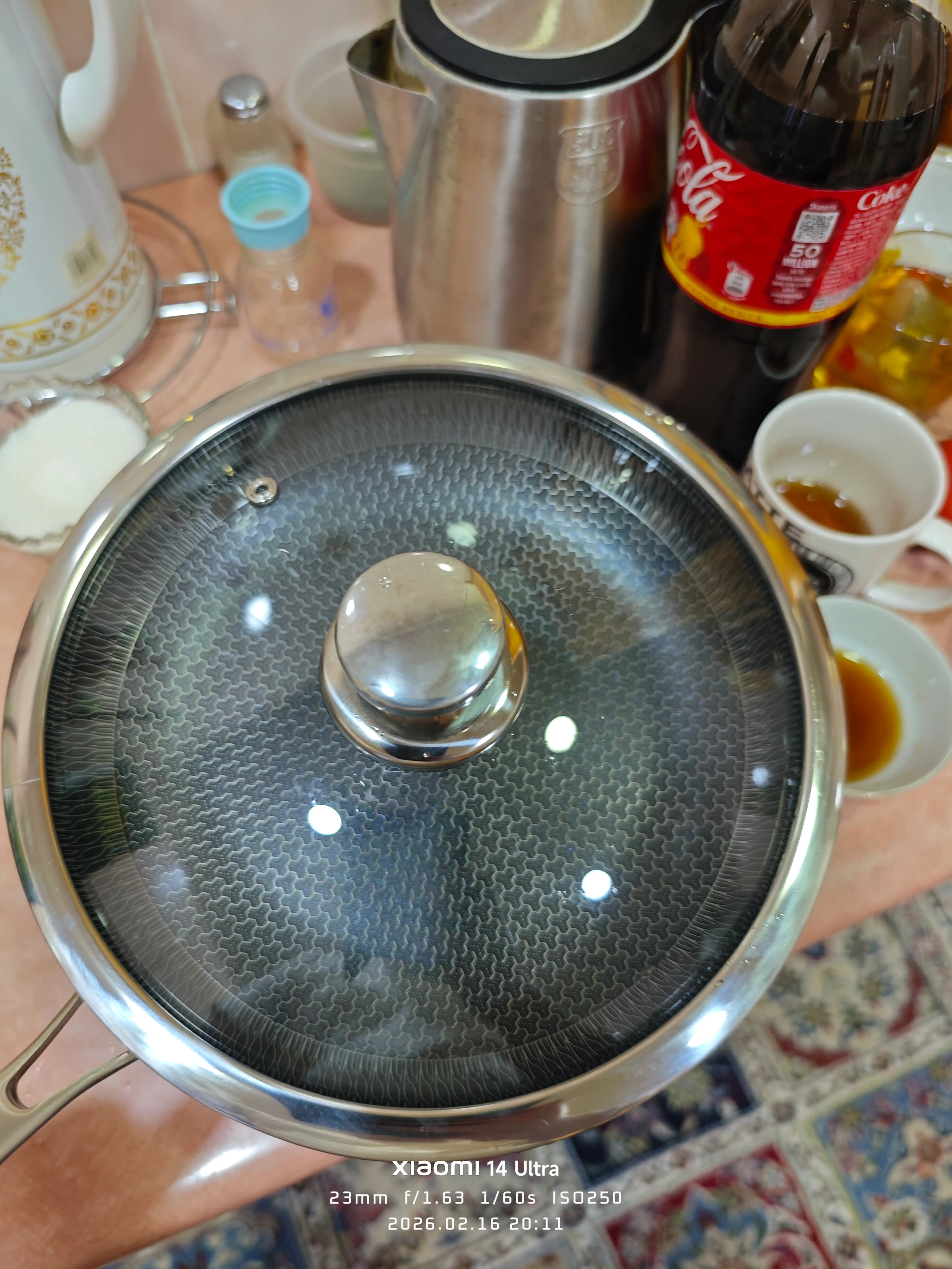 Tova 24 sm — zanglamaydigan po‘lat, Hexagon qoplama, shisha qopqoqli (skovorodka)