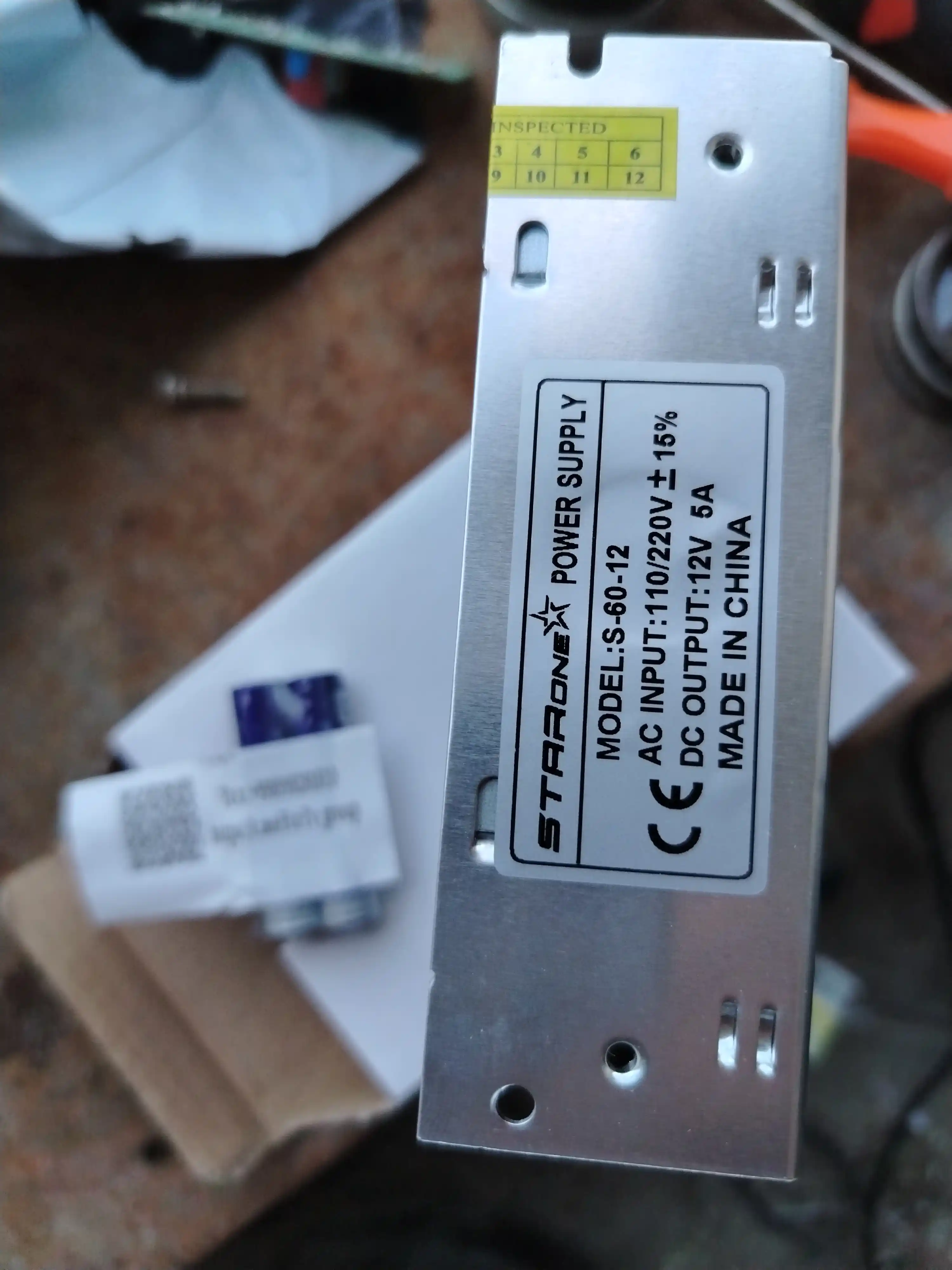 12Volt Impulsli, alyumin korpusli ta’minot manbai. Blok pitaniya 12V2A va 12V5A