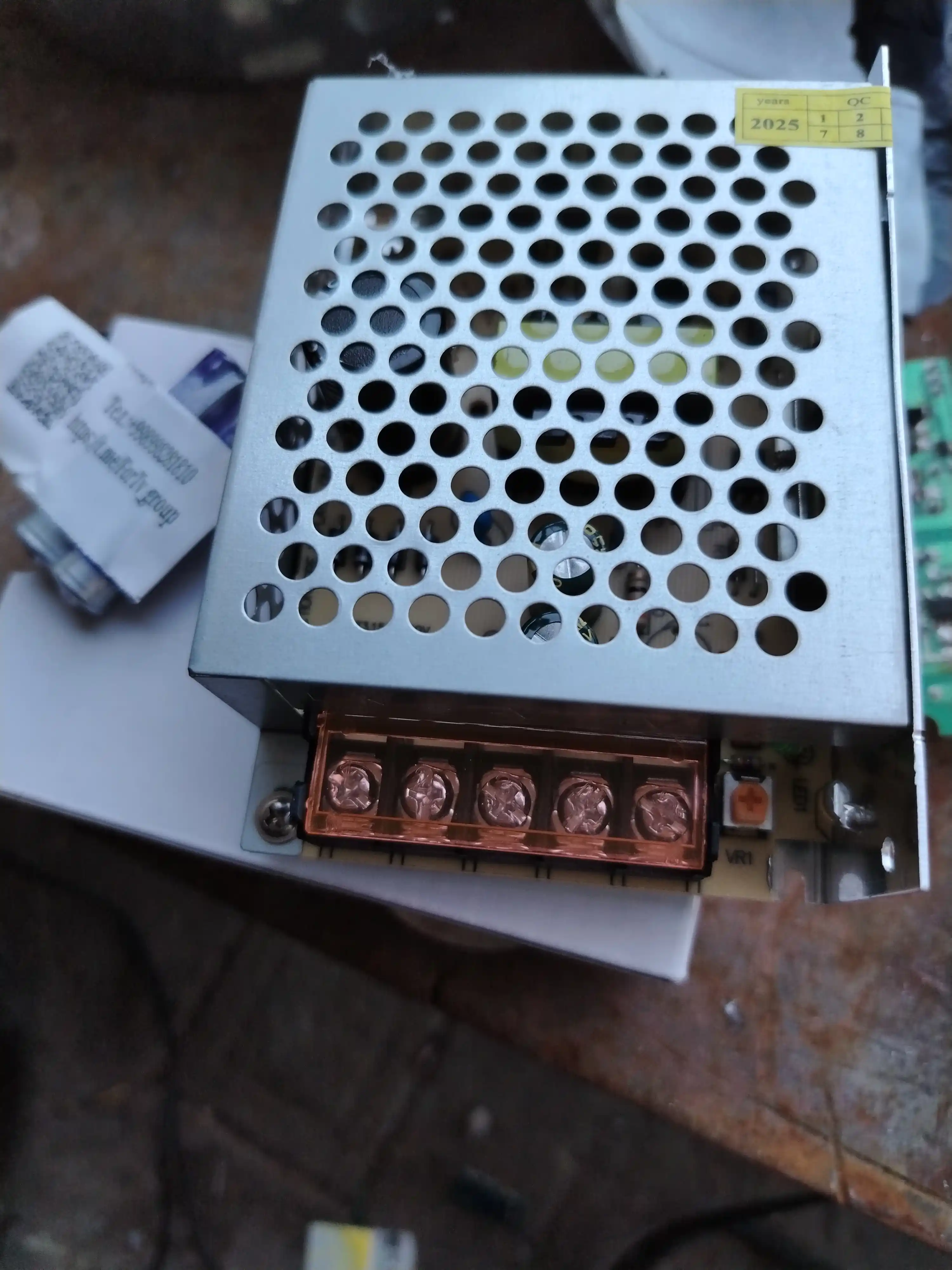 12Volt Impulsli, alyumin korpusli ta’minot manbai. Blok pitaniya 12V2A va 12V5A