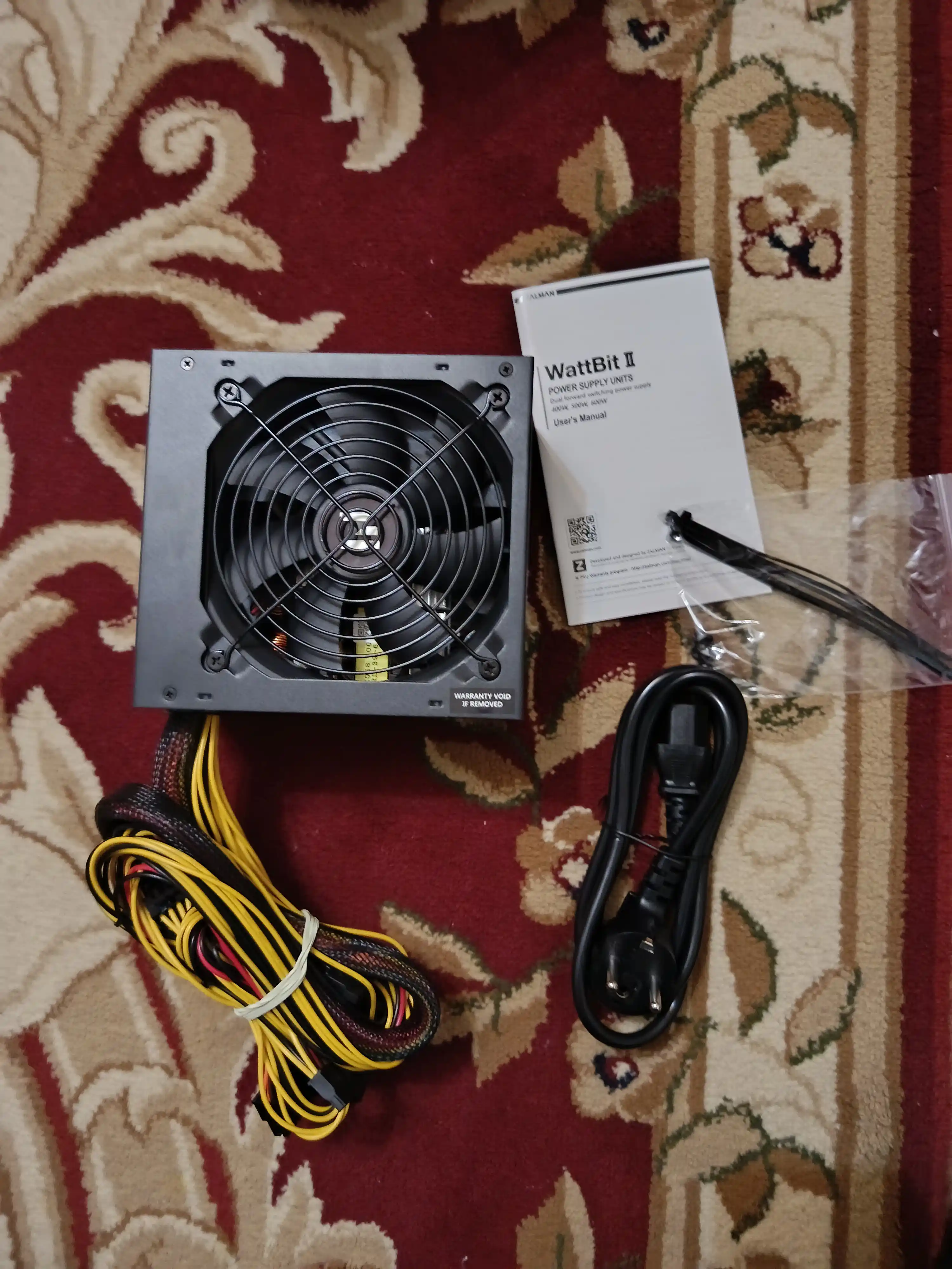 Zalman Wattbit II quvvat manbai, 500W/600W, 83% samaradorlik, 120 mm ventilyator