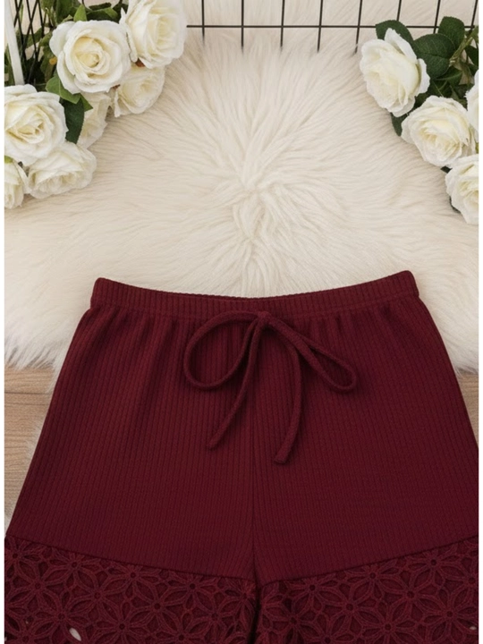 Ayollar uchun pijama to'plami "3 tasi 1 da": mayka, shim va shortik