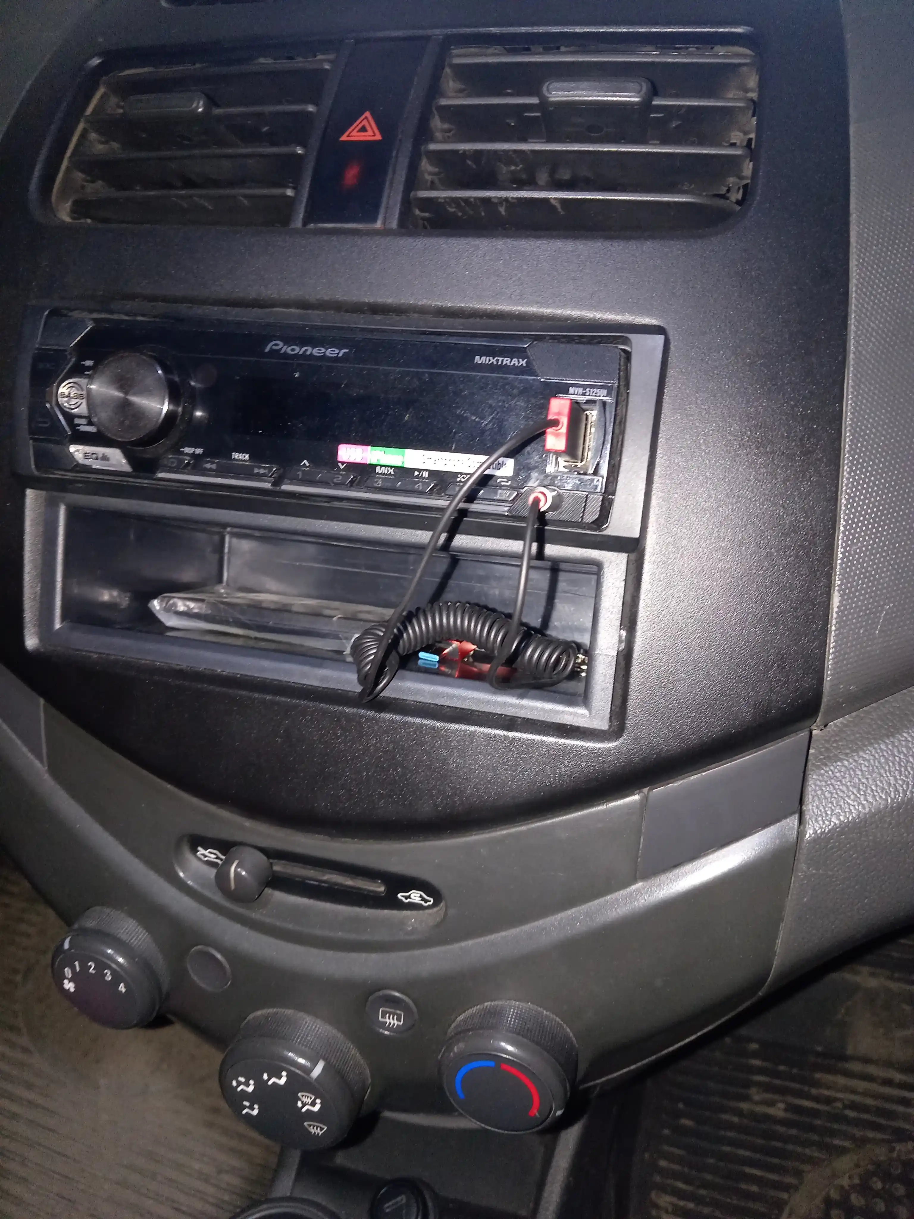 Bluetooth AUX/USB-адаптер для автомобиля, аудиоприёмник 3,5 мм
