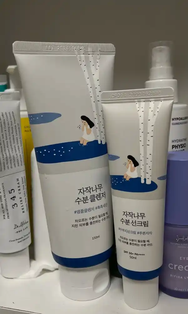 Round Lab Birch Juice Moisturizing Cleanser yuzni yuvish geli