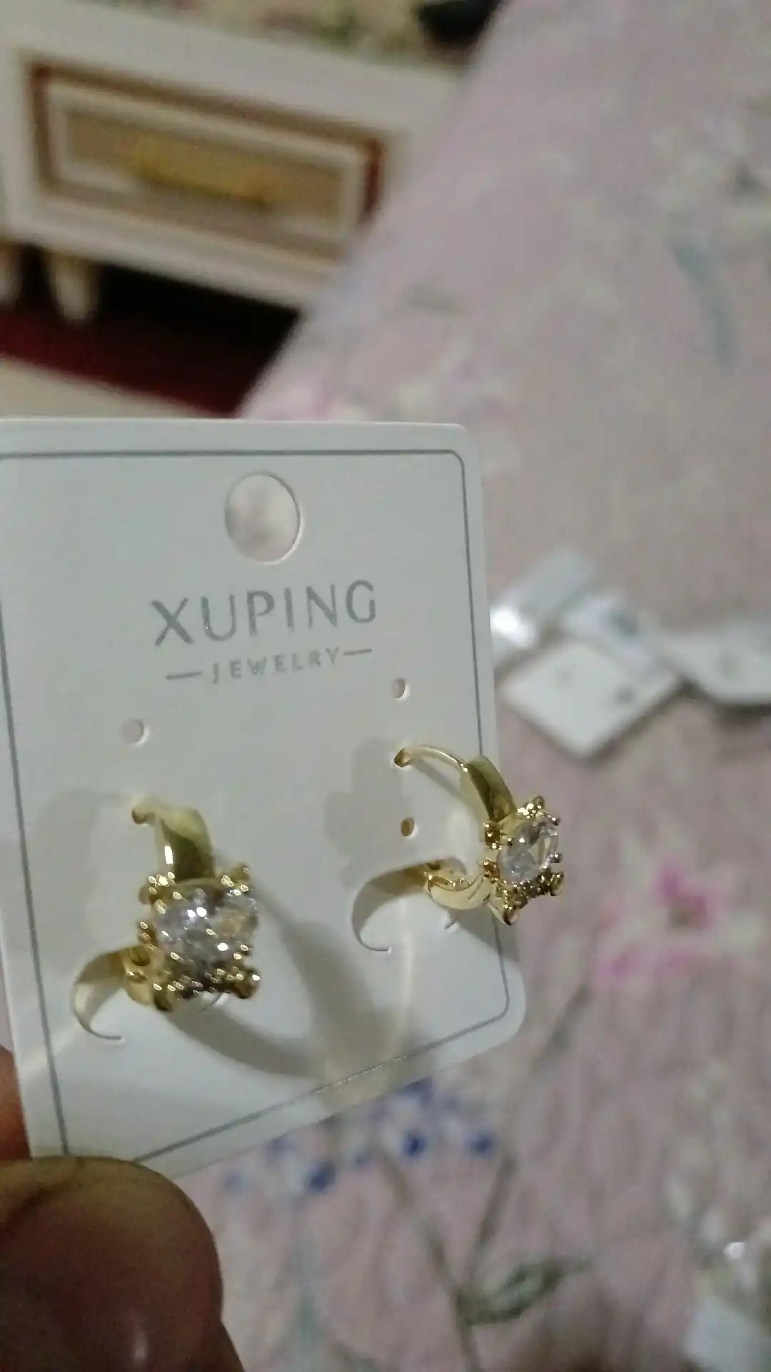 Xuping brendining oltin rangli ayollar ziraklari