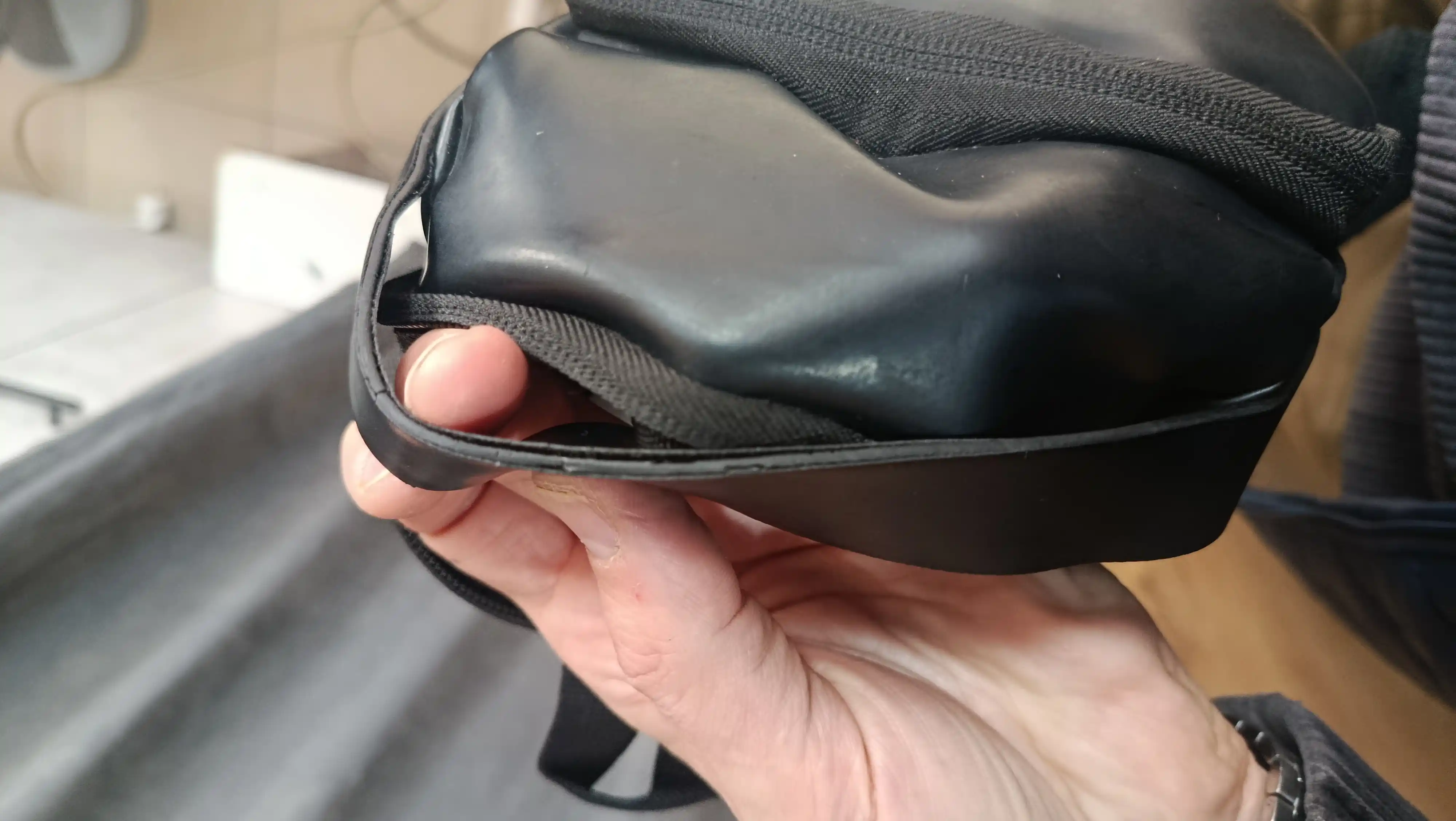 Erkaklar  Fashion USB Sling Bag – suvga chidamli sumka, USB zaryad porti va kodli qulflash