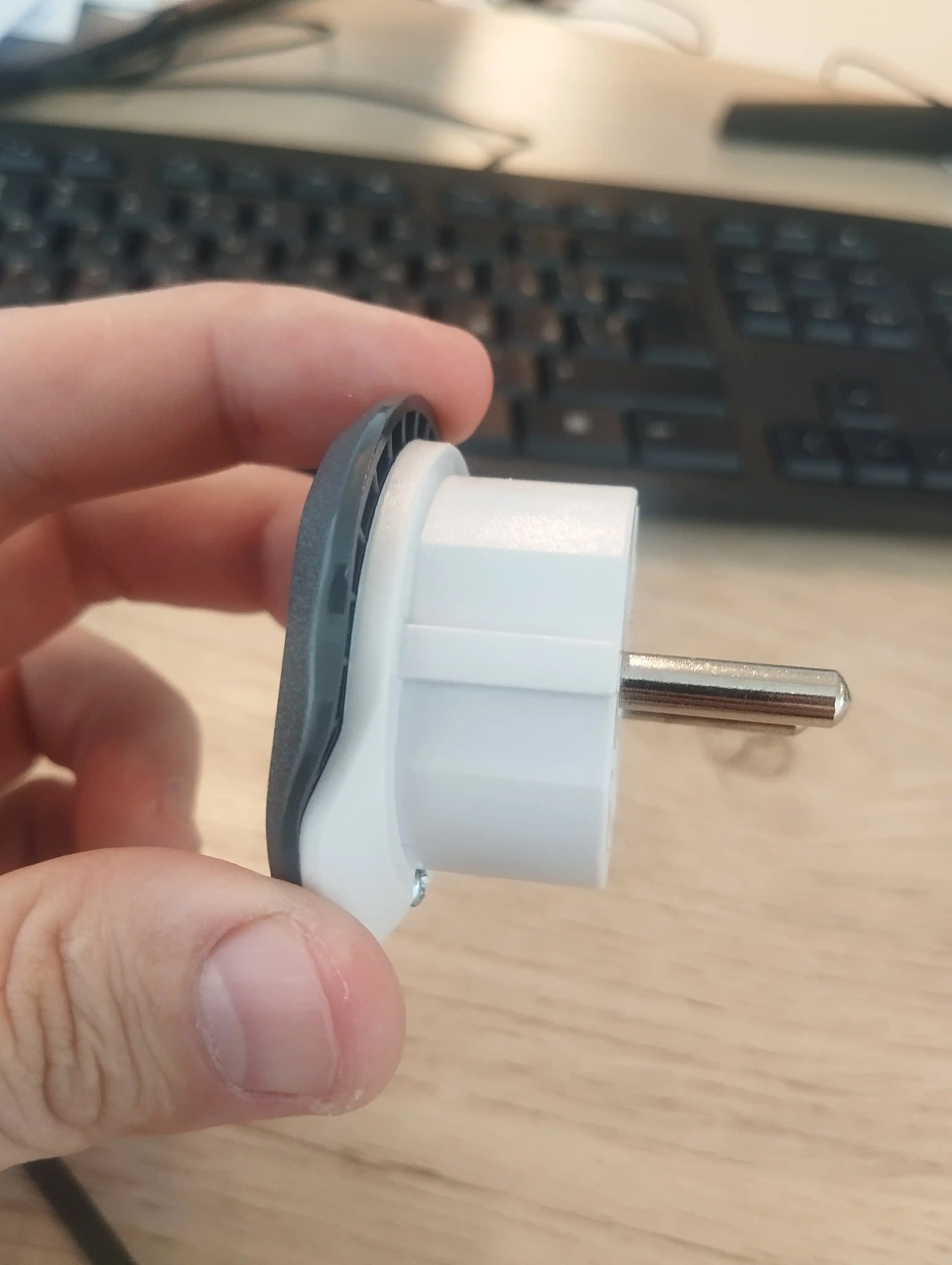 Adapter, universal rozetka adapteri 6 tasi 1, 220V, 16A, xalqaro vilkalar uchun o‘tkazgich