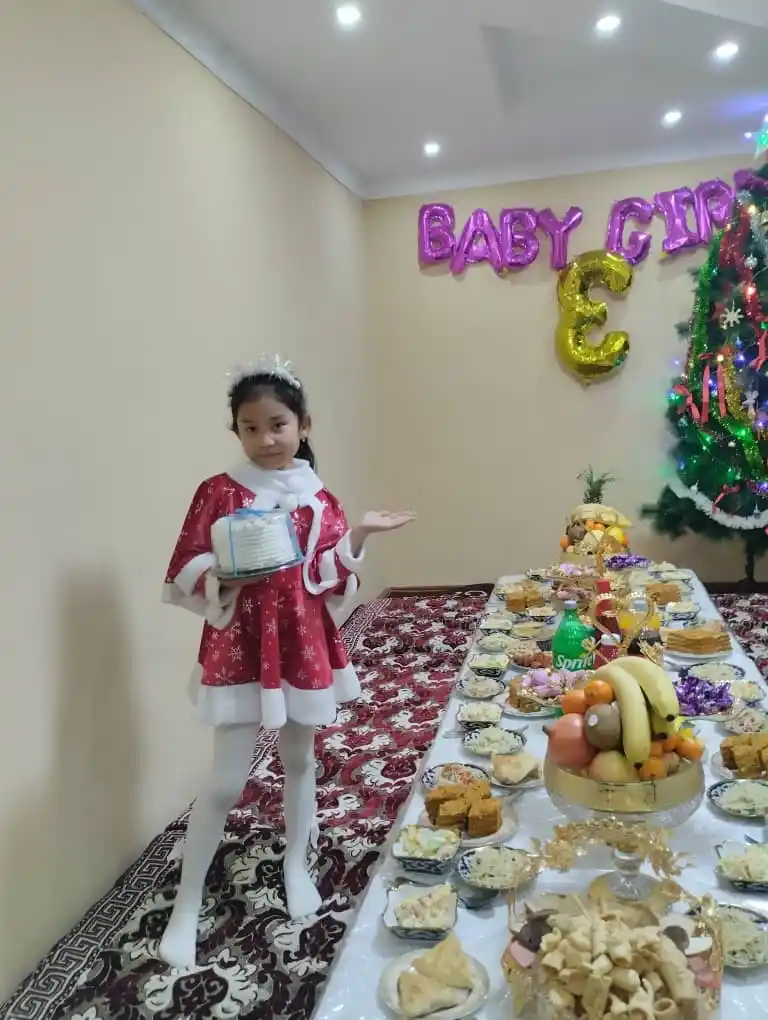 Yangi yil uchun sun'iy archa, bayram uchun bezak, 60 sm dan 300 sm gacha