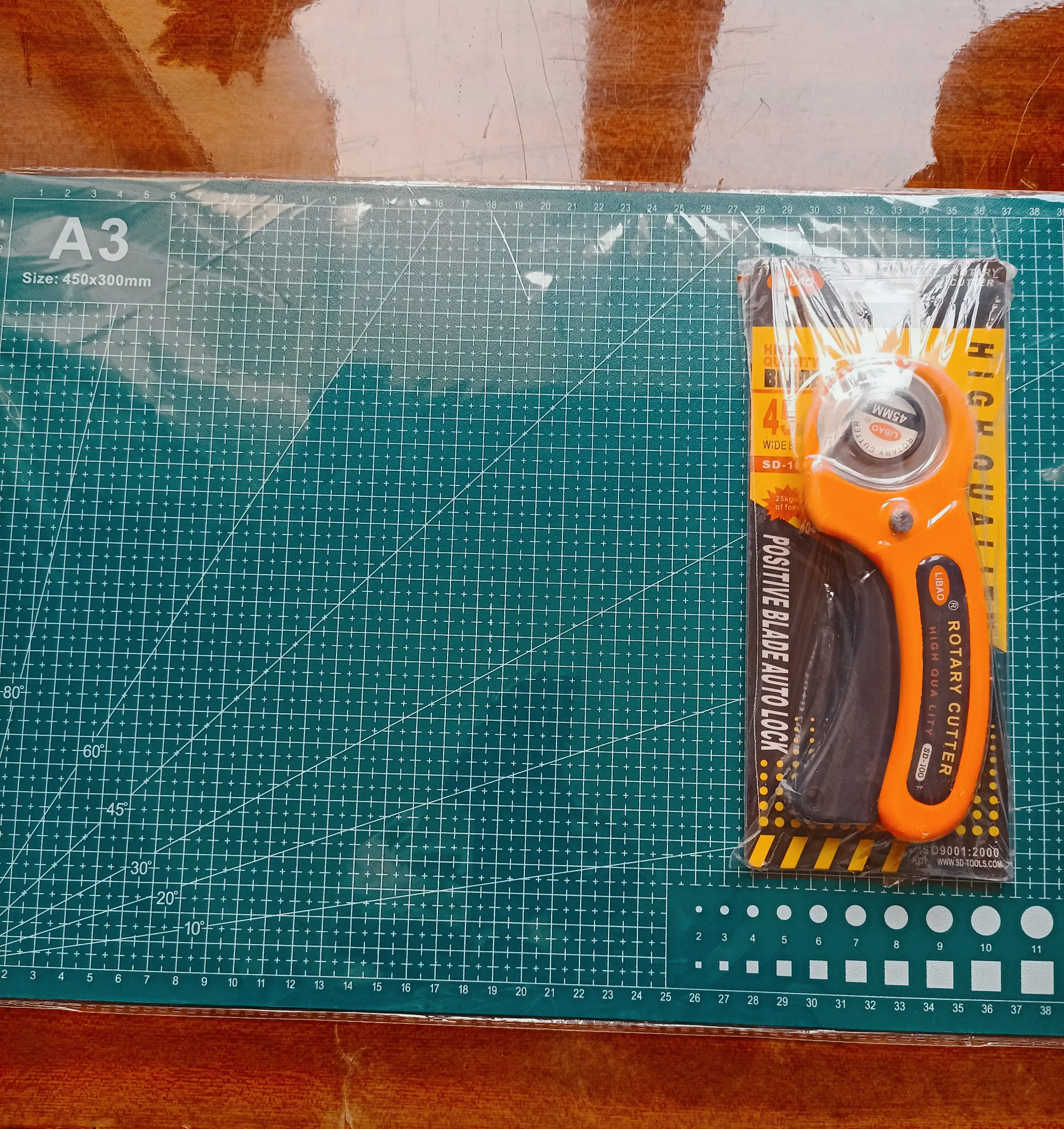 Gazlama va qo‘l mehnati uchun rotatsion pichoq, 45 mm