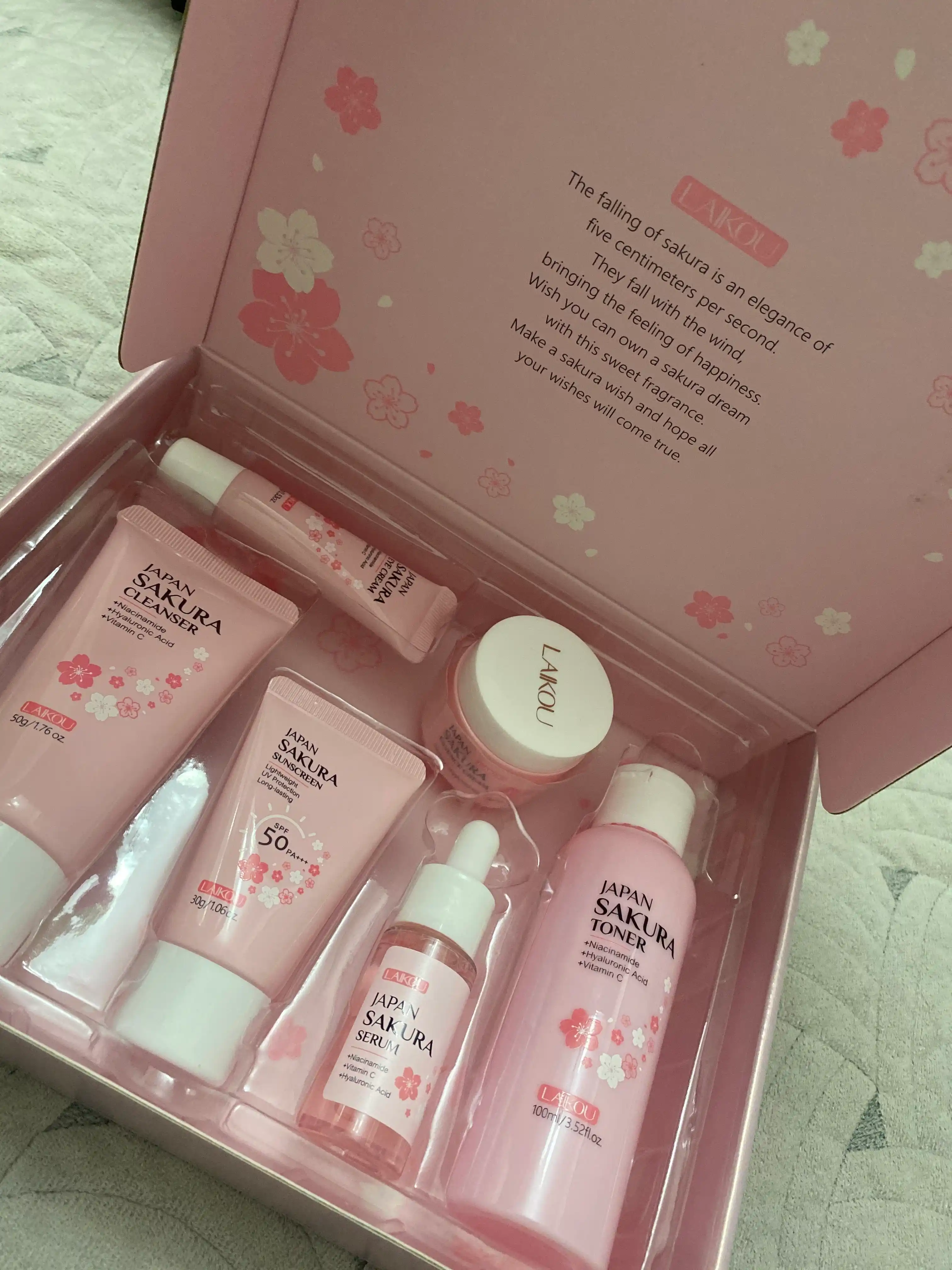 Набор для ухода за лицом Laikou Sakura, уходовая косметика, подарочный набор для женщин