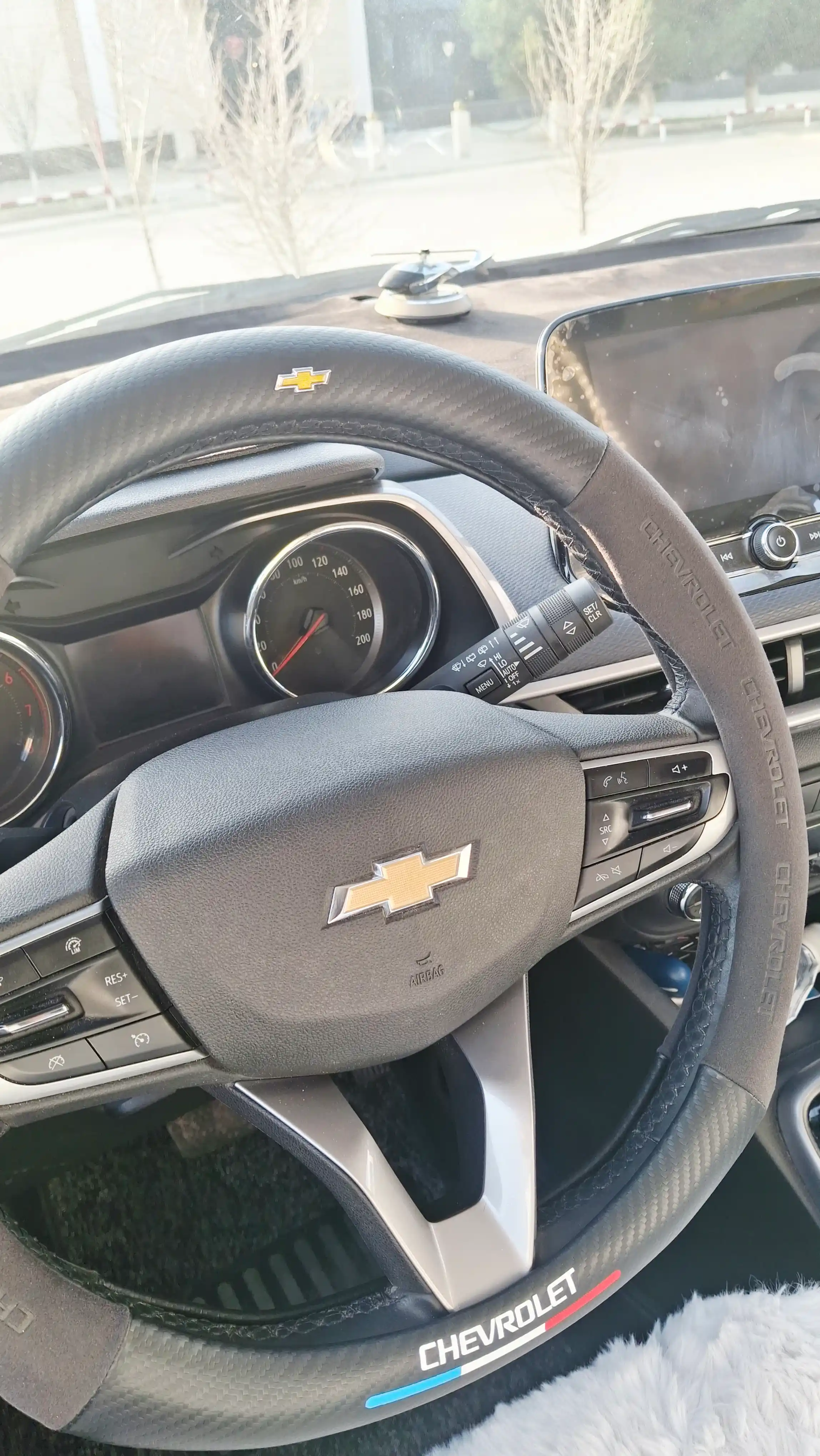 Avtomobil ruli uchun karbon tolali rul g'ilof, Chevrolet
