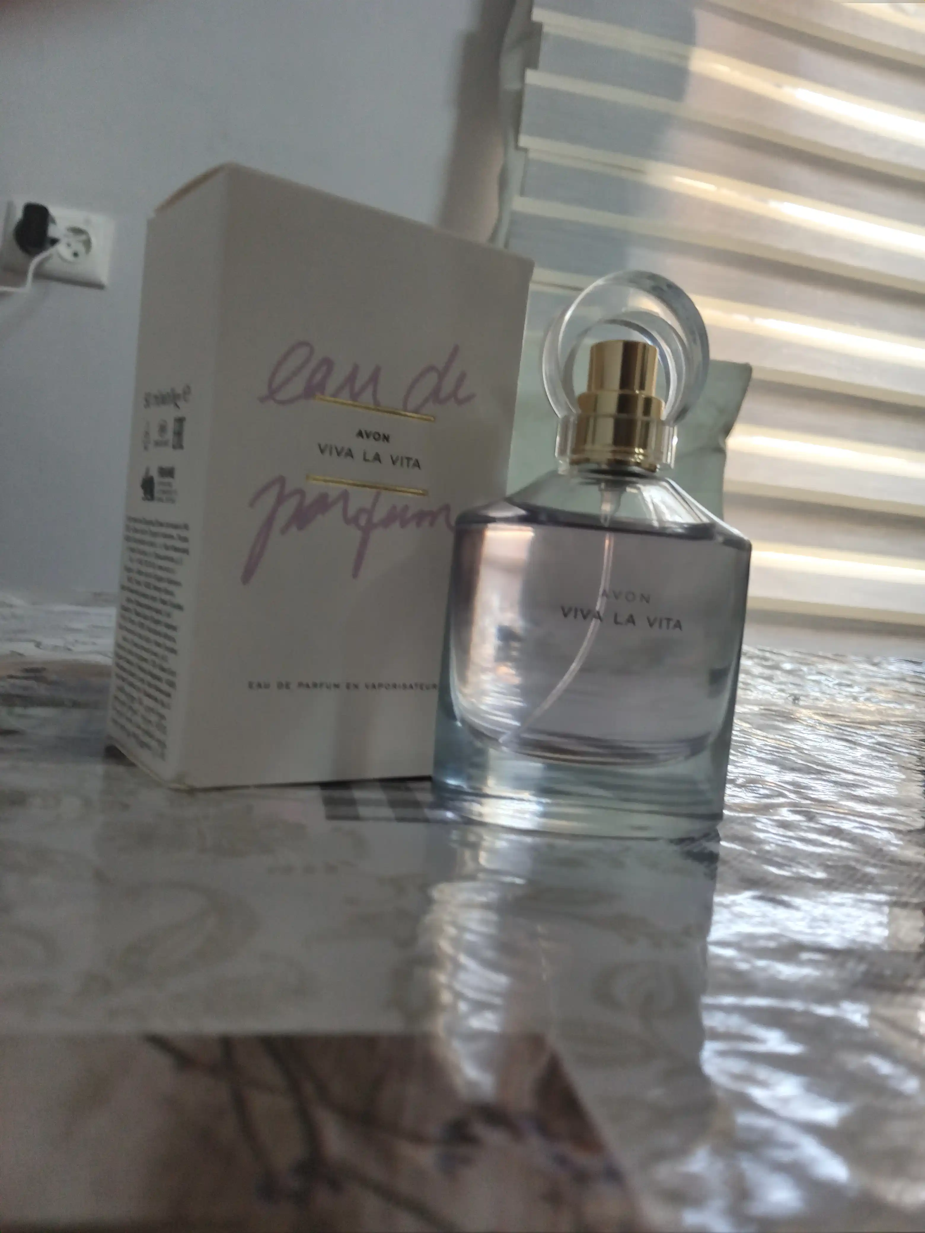 Parfyumlangan suvi Avon Viva la Vita, 50 ml