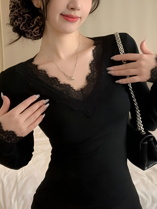 Ayollar koftasi - S-M-L-XL o‘lchamdagi V-o‘yiqli zamonaviy bluzka
