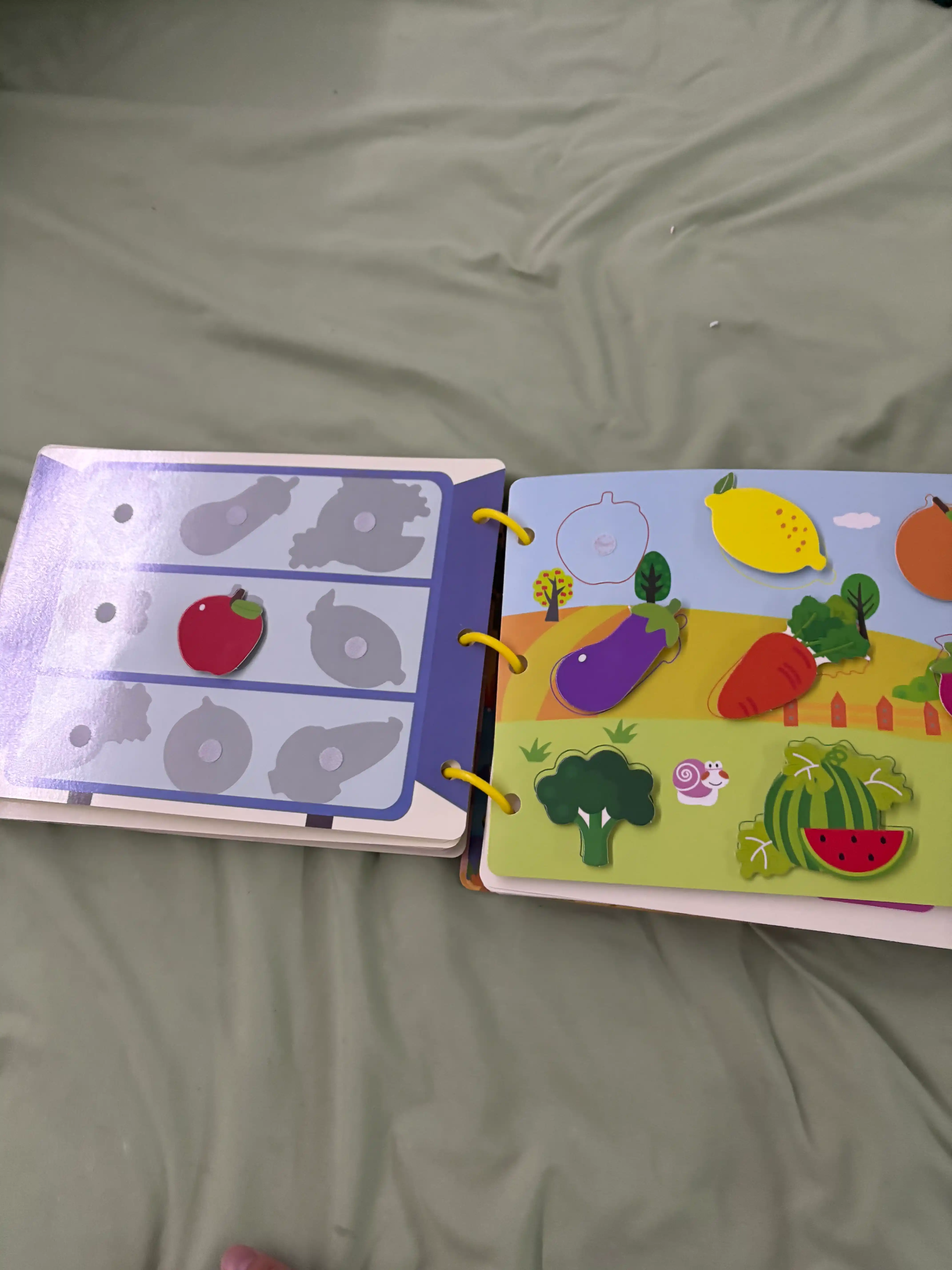 Busy Book Birinchi so‘zlar bu bolalar uchun  ingliz tilidagi kitob, rivojlantiruvchi