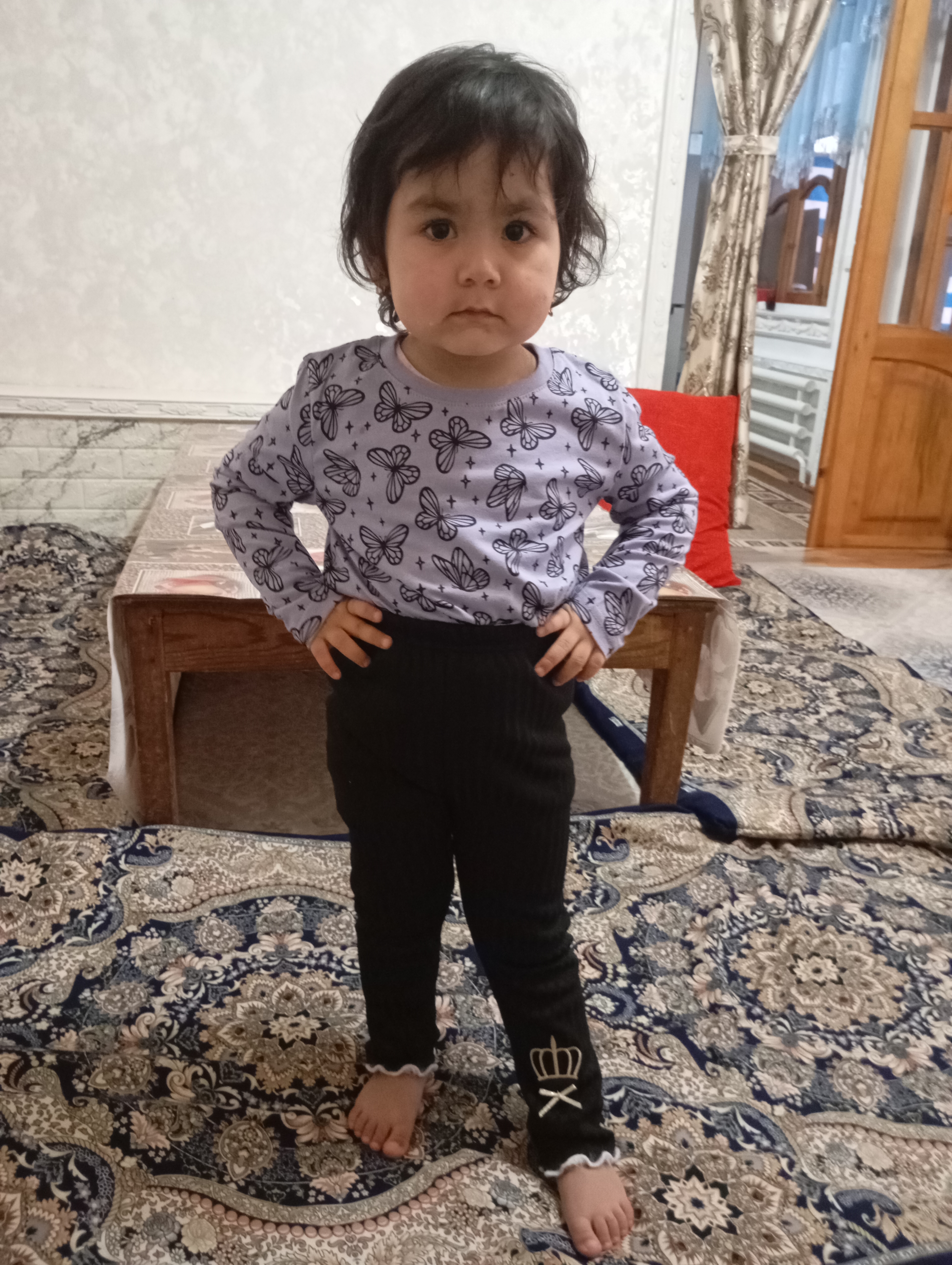 Qizaloqlar uchun ichi mexli issiq losinalar