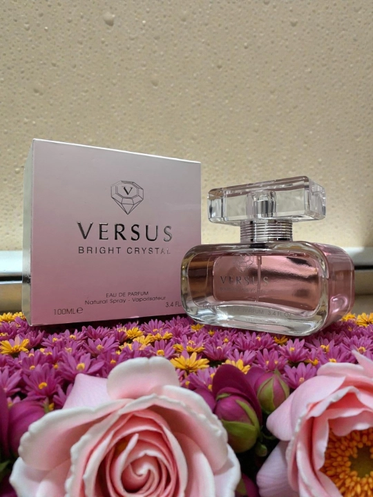 VERSUS BRIGHT CRYSTAL parfyumlangan suvi, ayollar uchun, gul-meva ifori