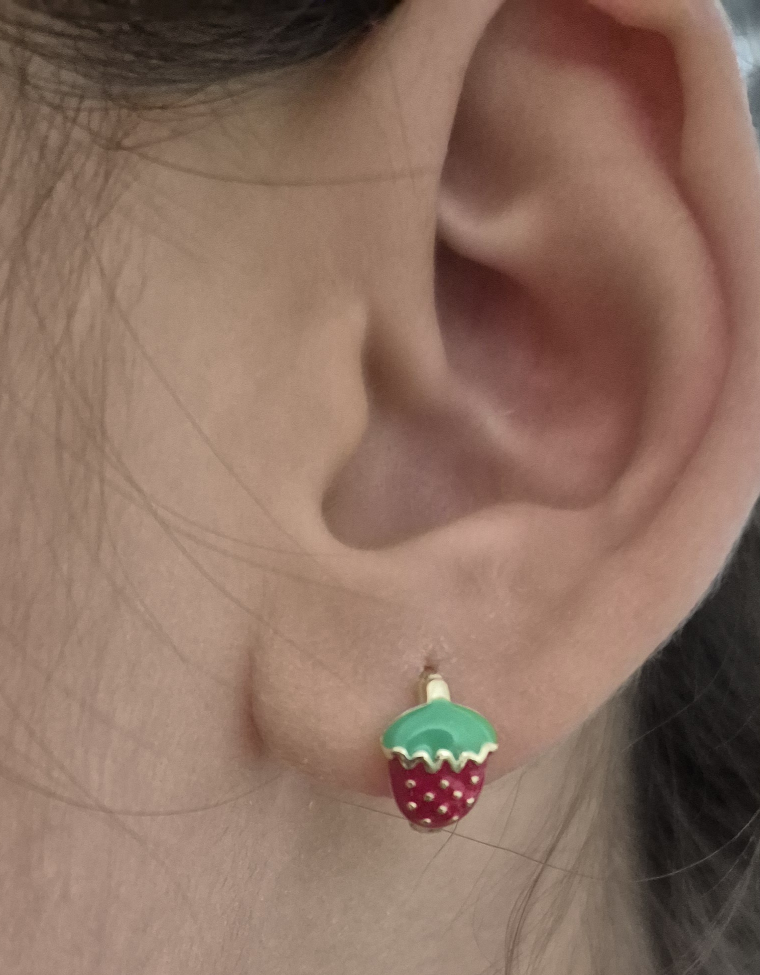 Xuping Jewelry brendining zamonaviy va nafis ziraklari