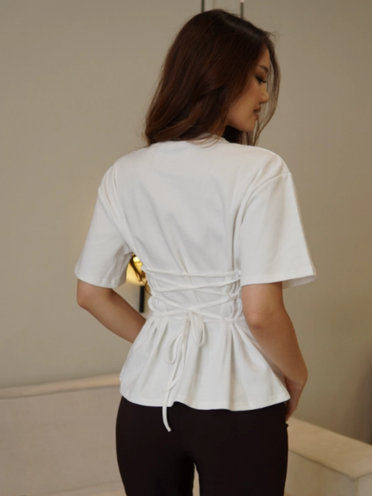 Ayollar uchun beli tor va orqa qismida bog'ichli Massimo Dutti uslubda futbolka, standart