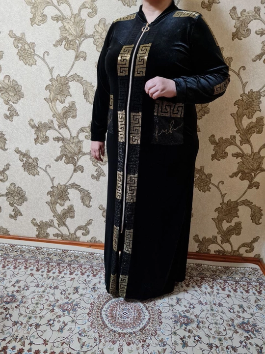 Katta o'lchamdagi ayollar libosi