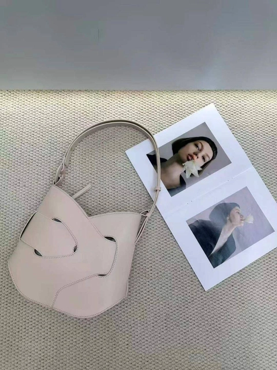 32x26 o‘lchamli ayollar sumkasi, eko charm, aksessuar, ayollar uchun sovg‘a