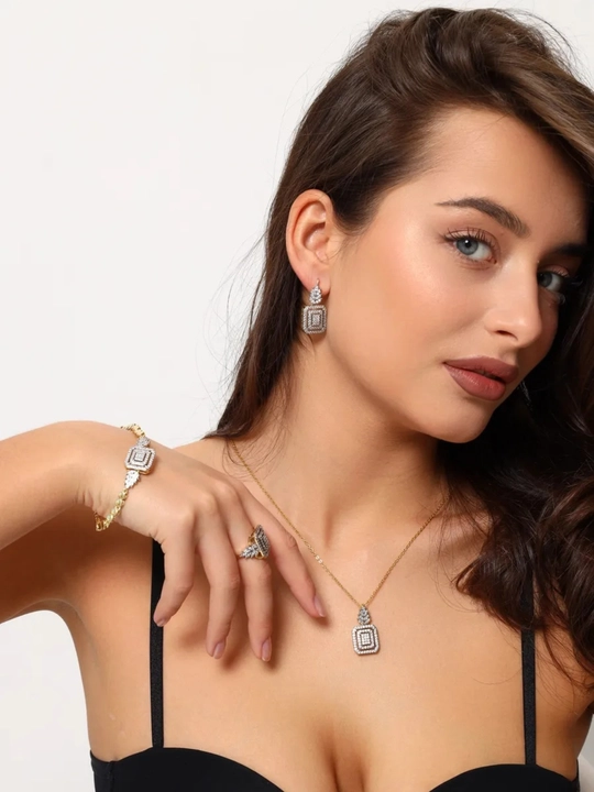 Комплект украшений, серьги, кольцо, браслет, цепочка, Messika Bvlgari, Vancleef