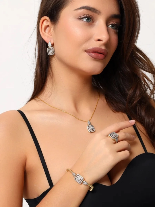 Комплект украшений, серьги, кольцо, браслет, цепочка, Messika Bvlgari, Vancleef