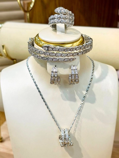 Комплект украшений, серьги, кольцо, браслет, цепочка, Messika Bvlgari, Vancleef — CARTEIR-XTOY-КОНФЕТН-XTOY9