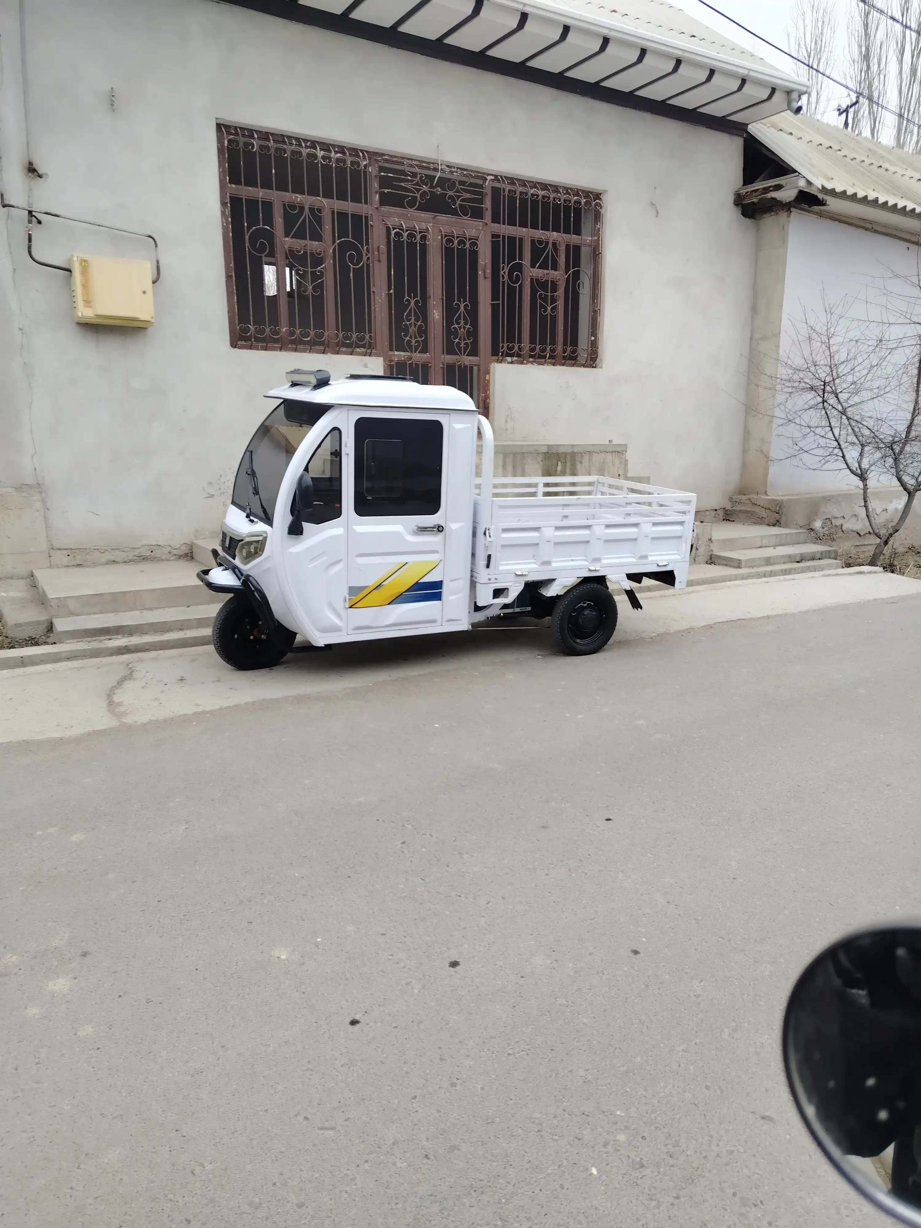 Erkaklar kapyushonli ko‘ylagi, yengil, bahor va kuz uchun