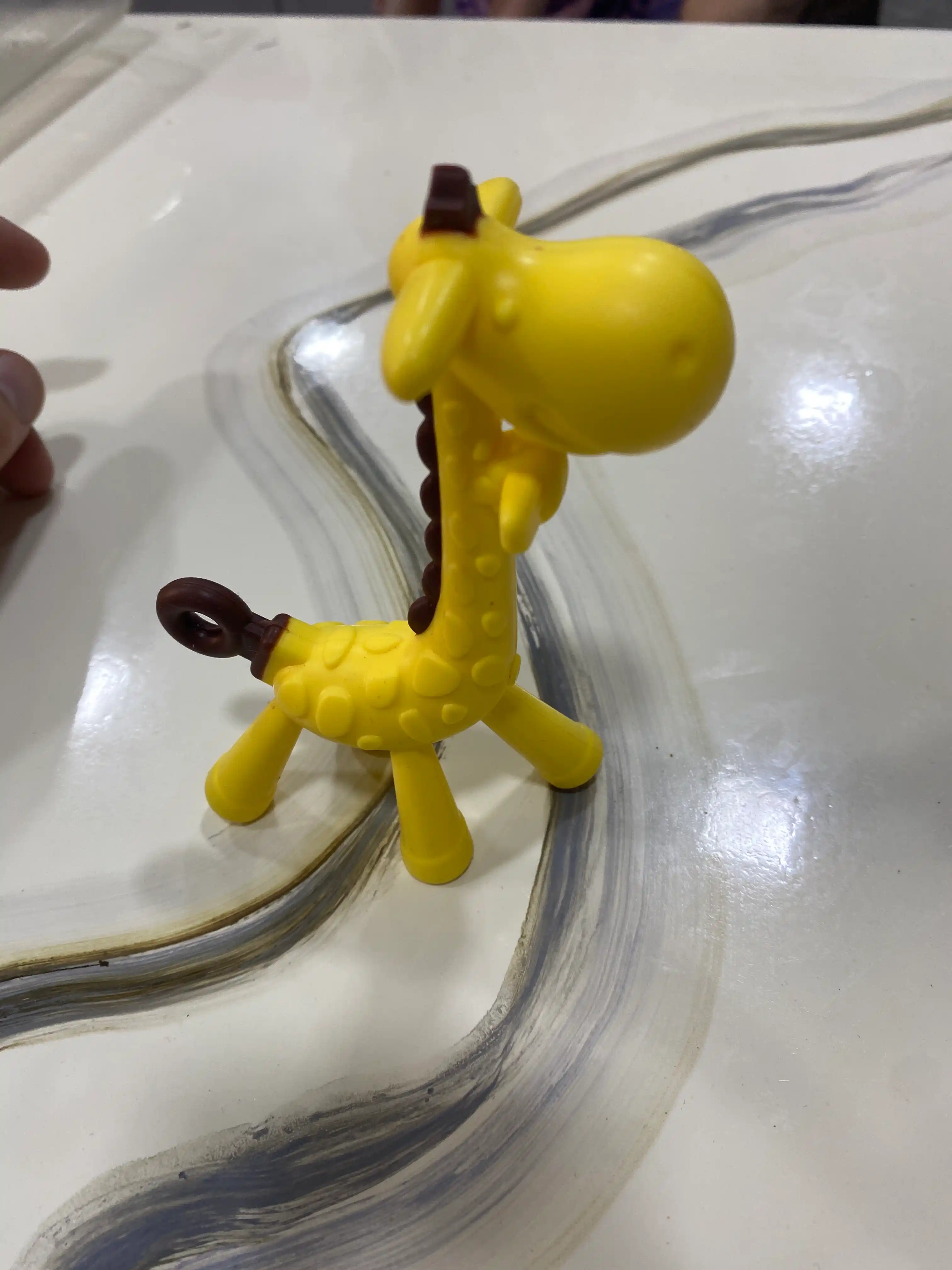 Bolalar uchun silikon tish chiqish o‘yinchog‘i – Banan tishlagich