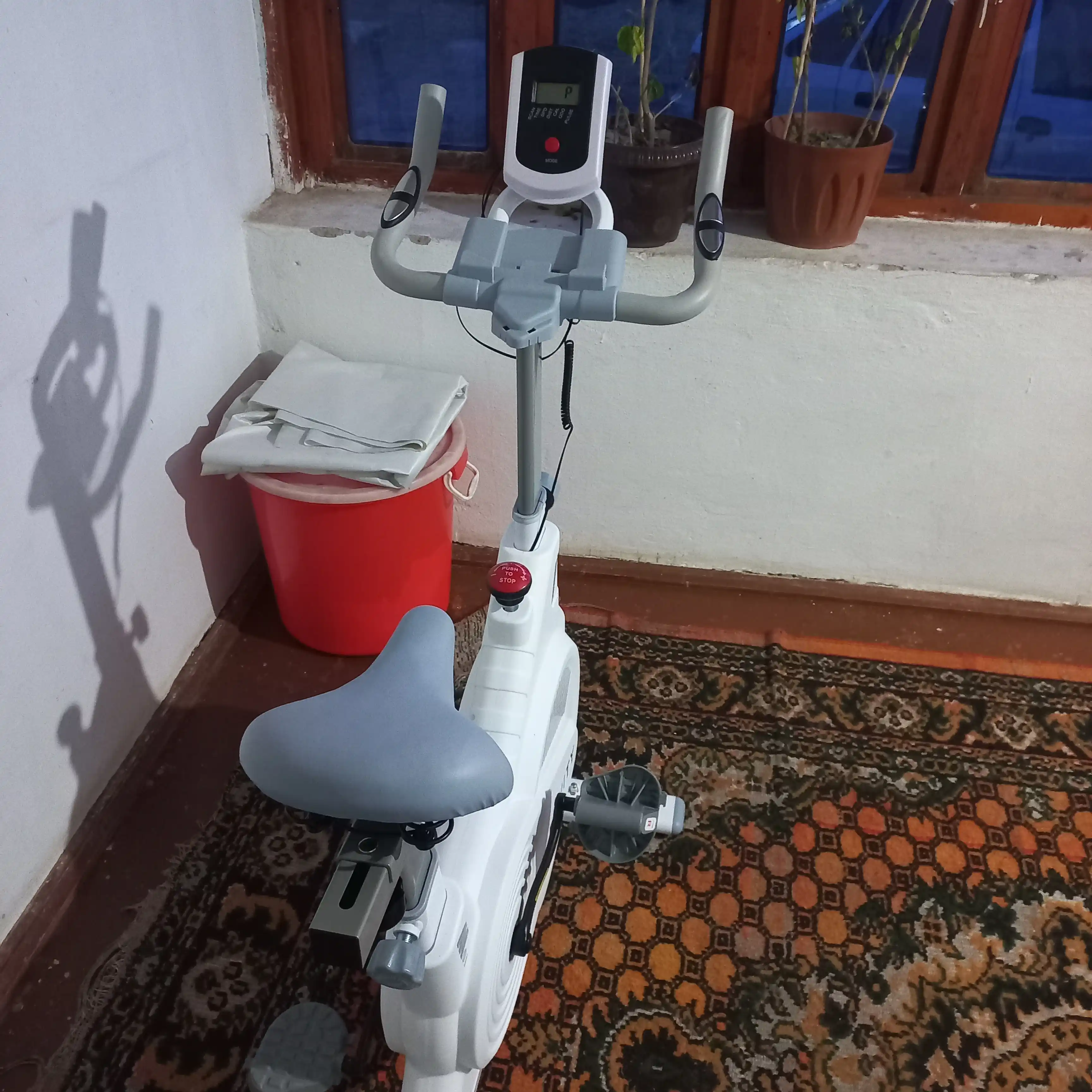 Velotrenajyor EN1618 Spin Bike, 7 kg maxovik, maksimal vazni 130 kg