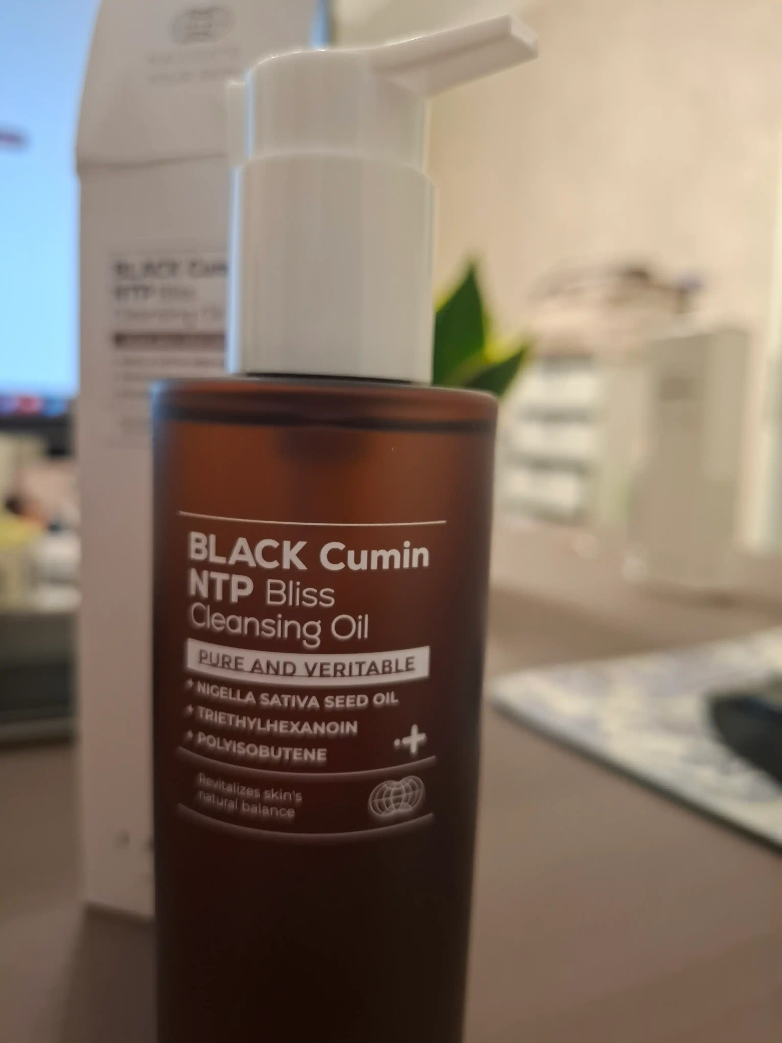 Очищающее средство для лица с маслом черного тмина IZEZE Black cumin NTP Oil, 200 мл