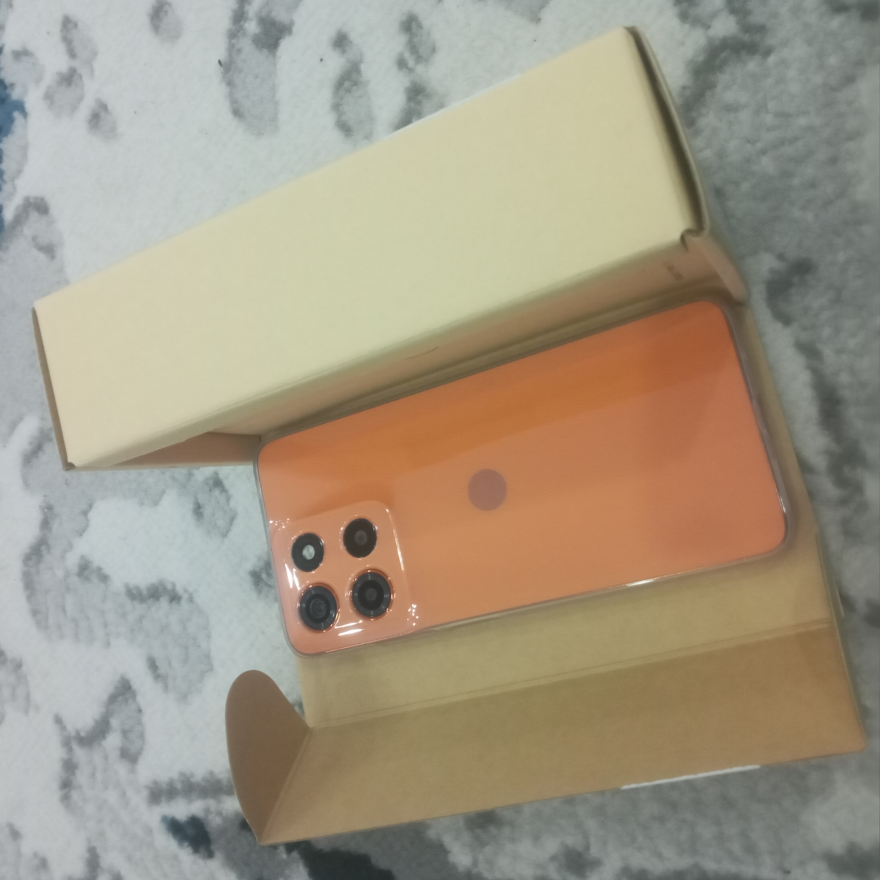 Смартфон Motorola G15 телефон, 8/256 GB, NFC, Full HD+, аккумулятор 5200 мАч, 6.72”