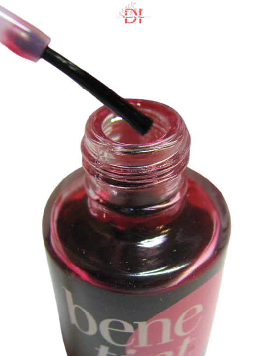 Lab va yonoqlar uchun Benefit Bene tint - tabiiy pushti rang, suyuq, yengil formula