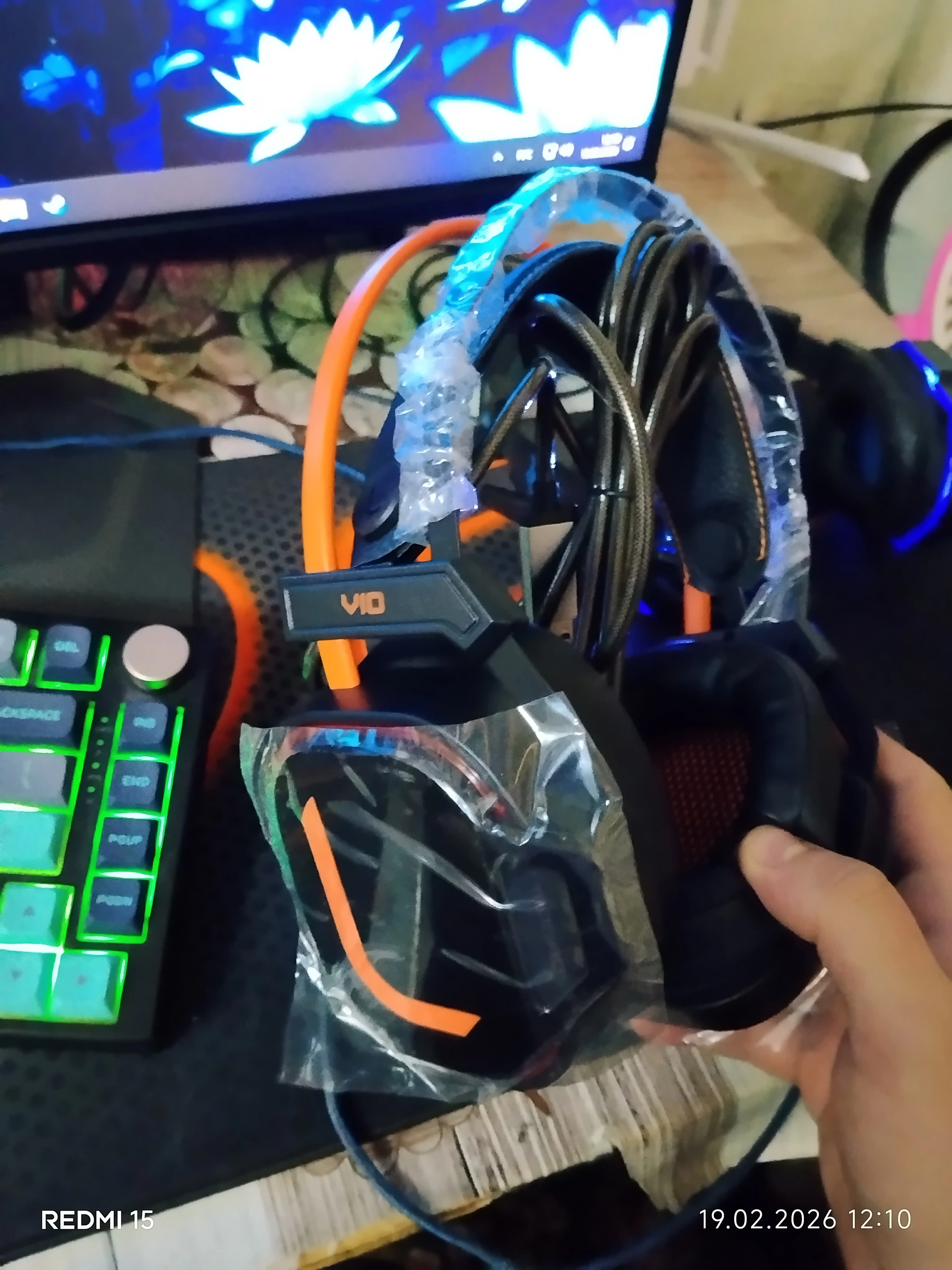 Игровая гарнитура с USB-подключением и наушники для ПК подсветкой
