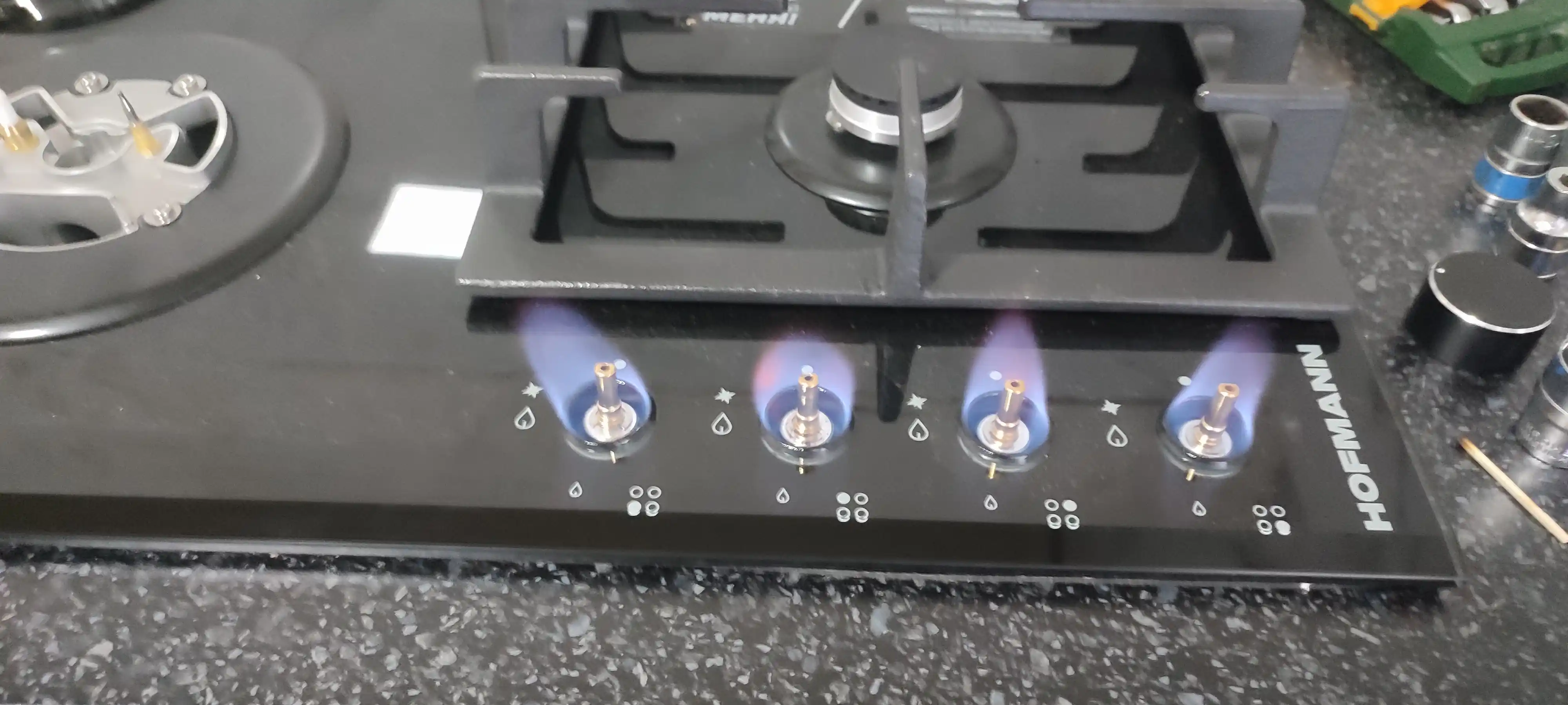 HOFMANN pishirish paneli, 4 ta gaz / kombo 3+1