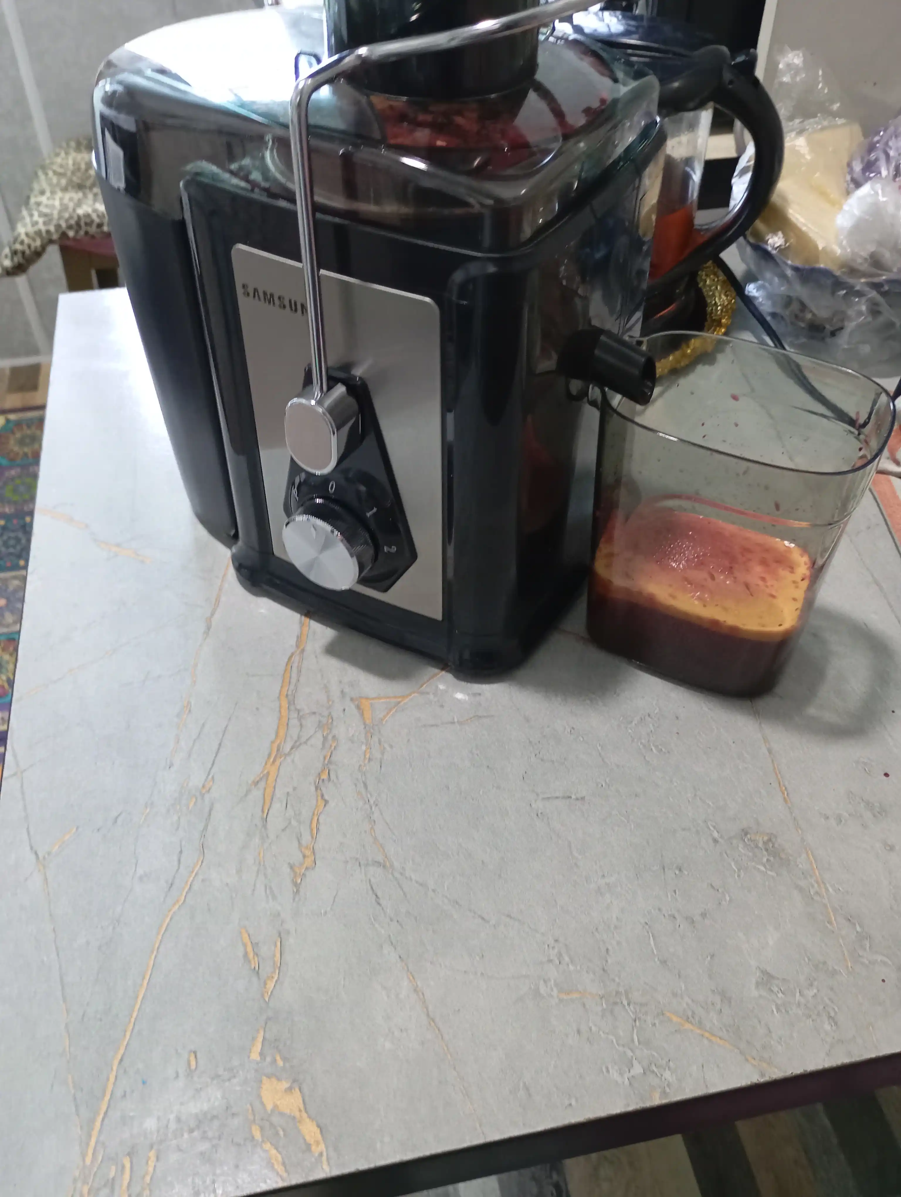 1000 Vt quvvatli elektr sharbatsiqqich, 600 ml