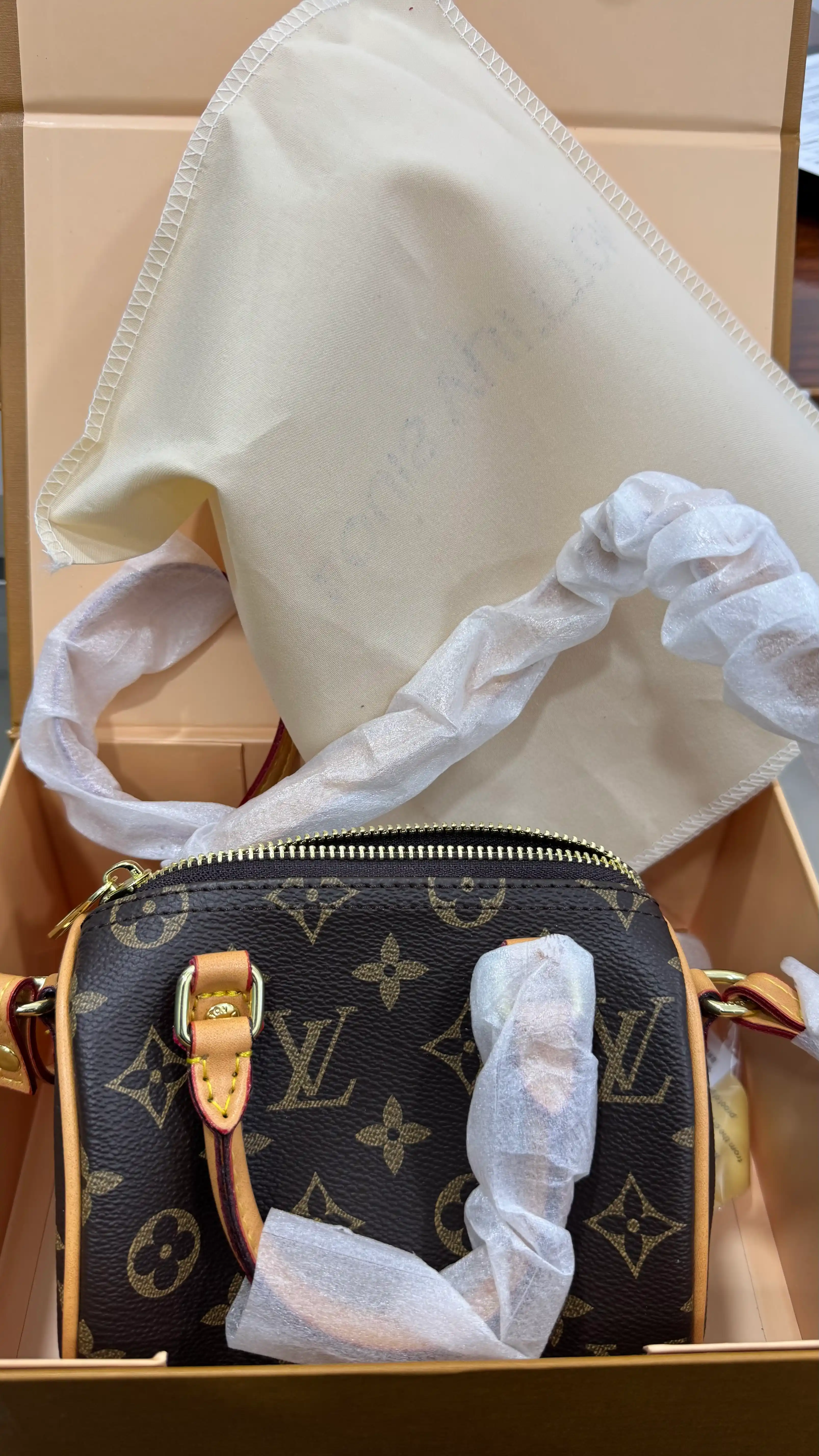 Женская сумка в стиле Louis Vuitton отличный выбор на каждый день, cross-body