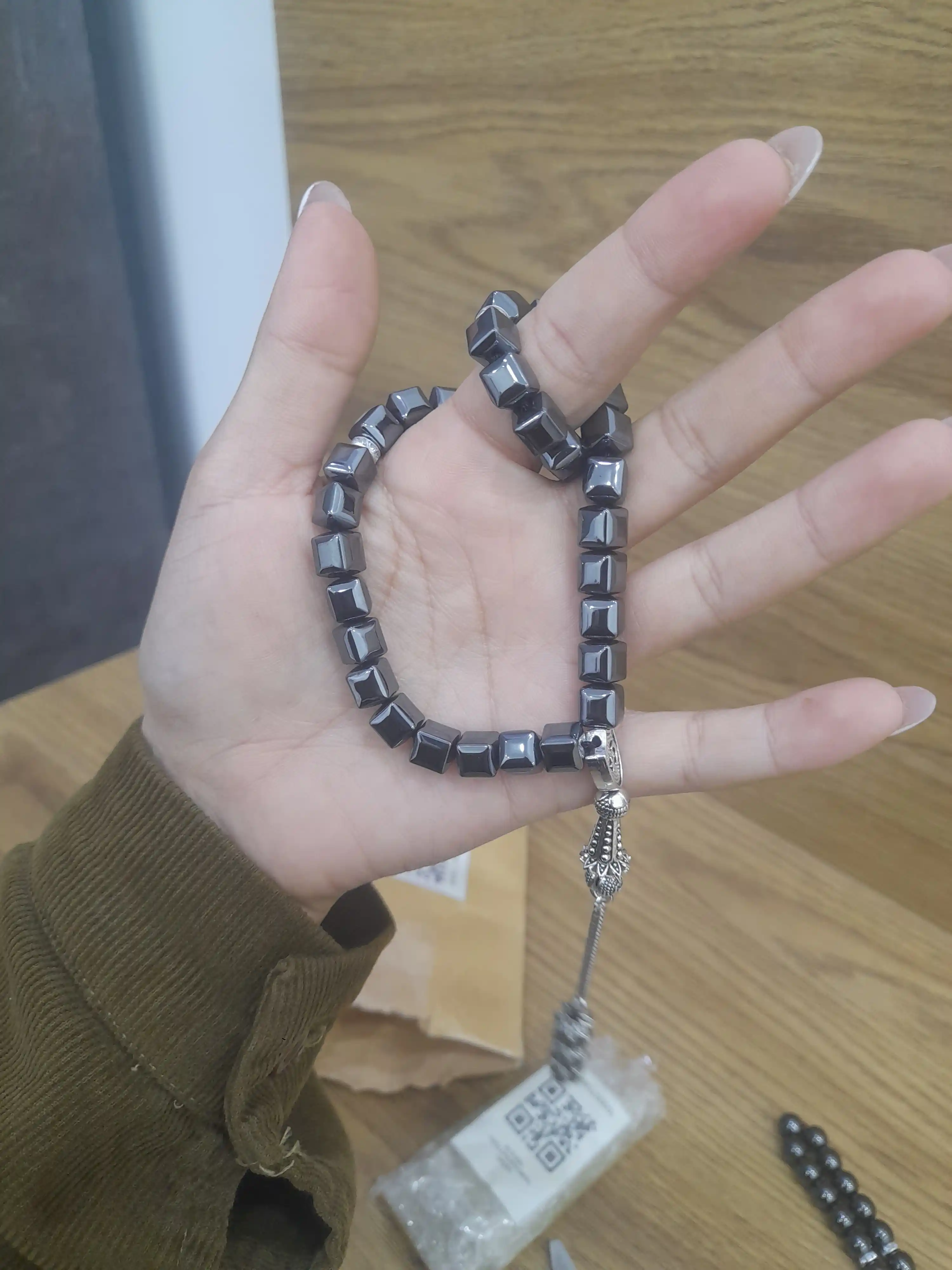Четки из гематитового камня