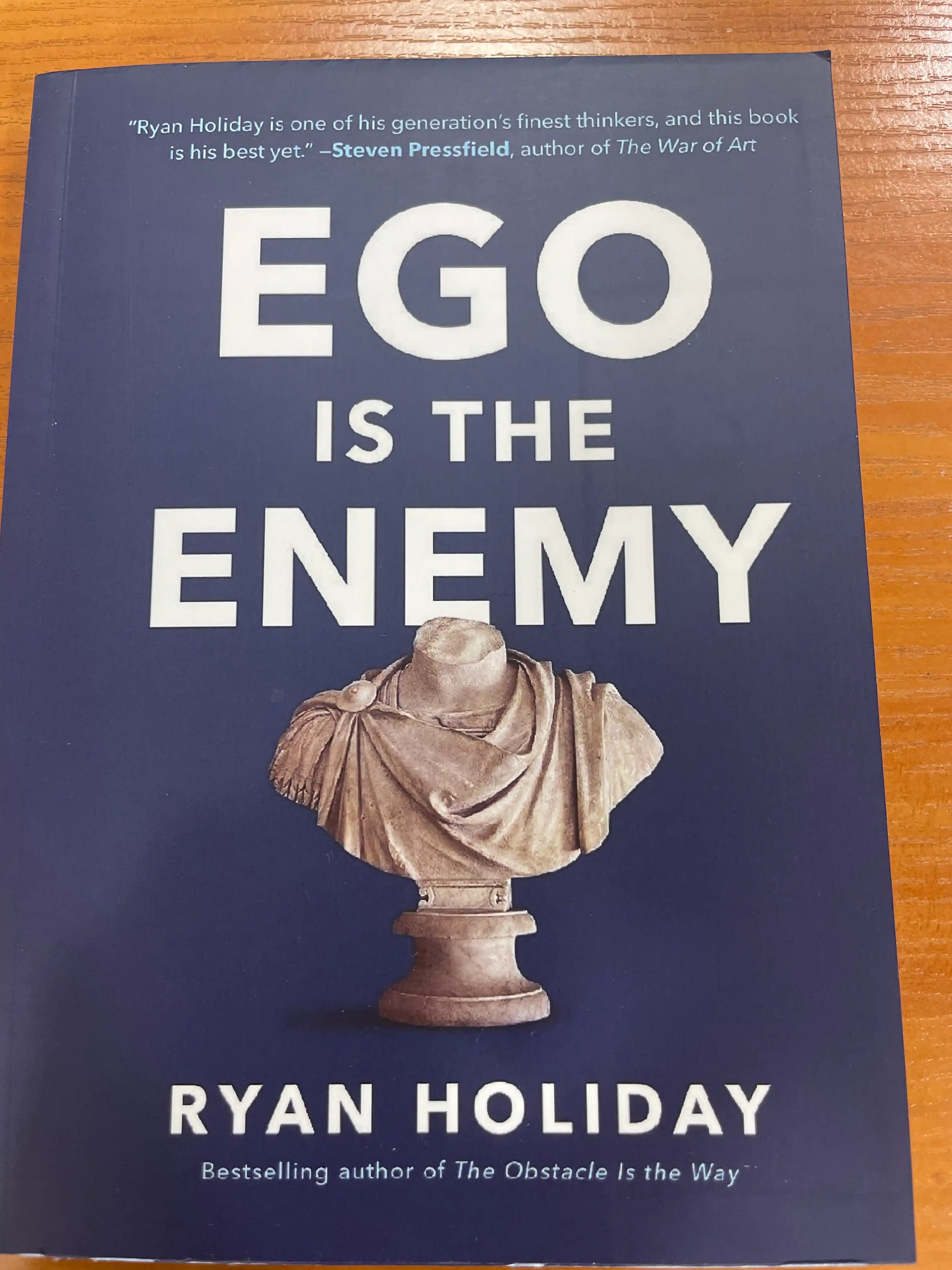 Ego is the enemy. Ryan Holiday (Книга на английском языке)
