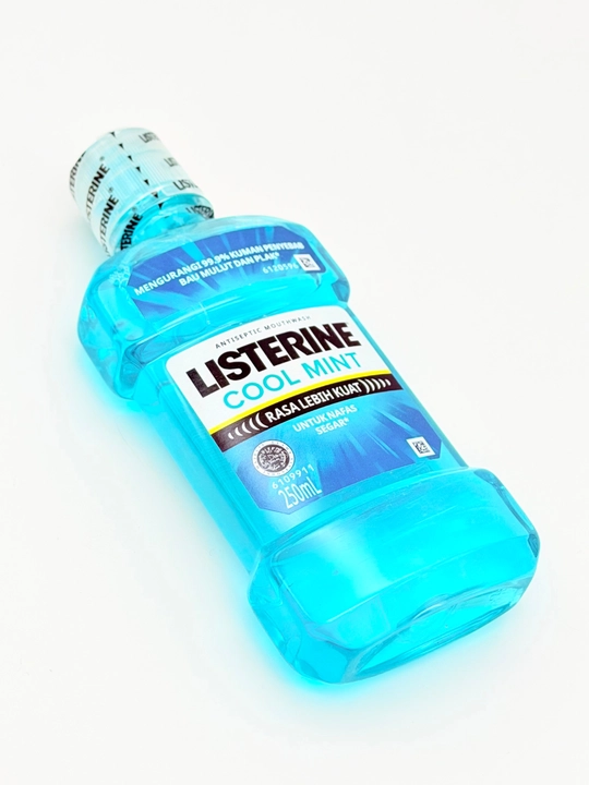 Ополаскиватель для рта Listerine, устраняет неприятный запах изо рта, 250 мл