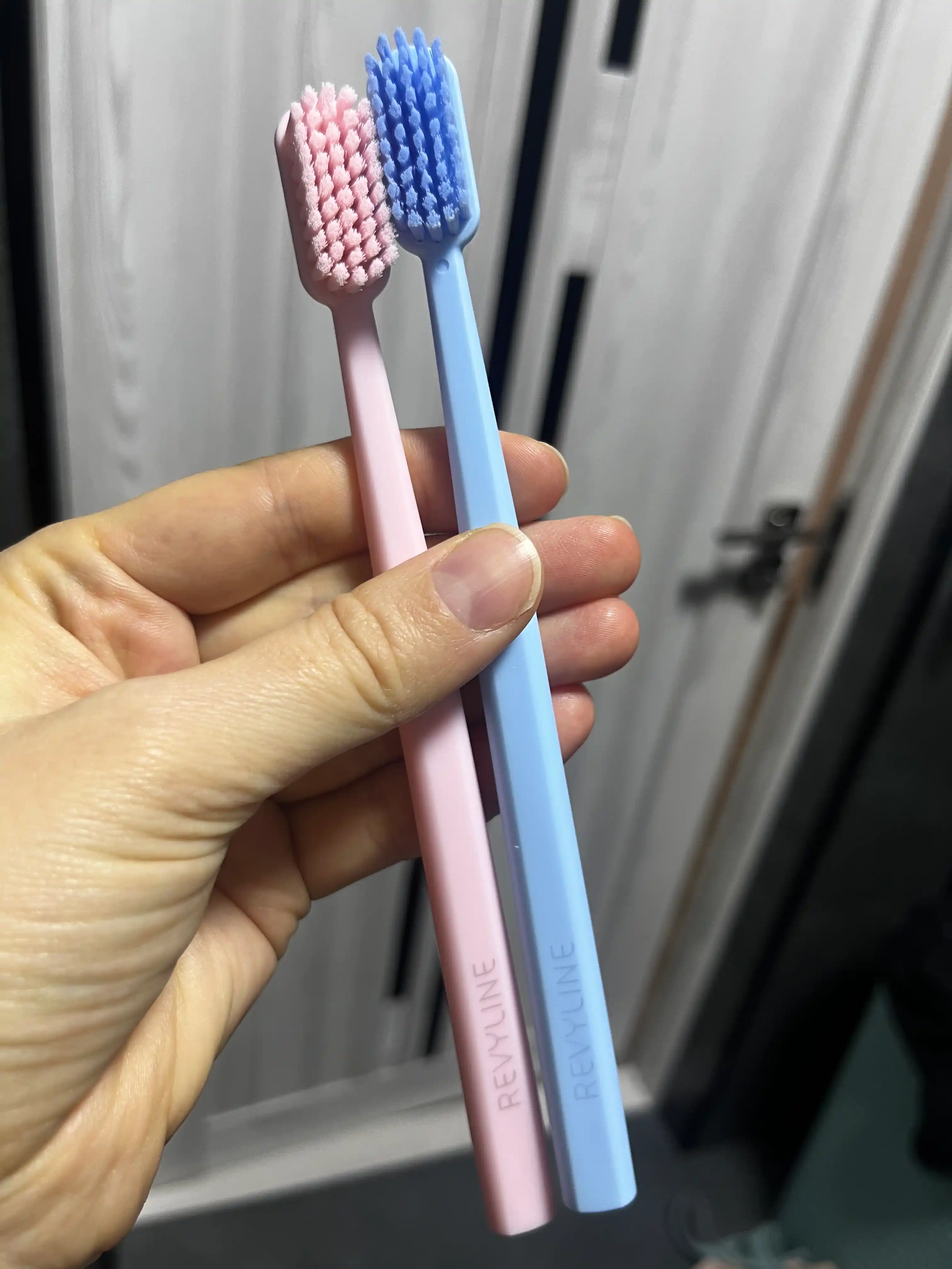 Зубная щетка Revyline SM 6000 Smart, мягкая, для чистки зубов и десен