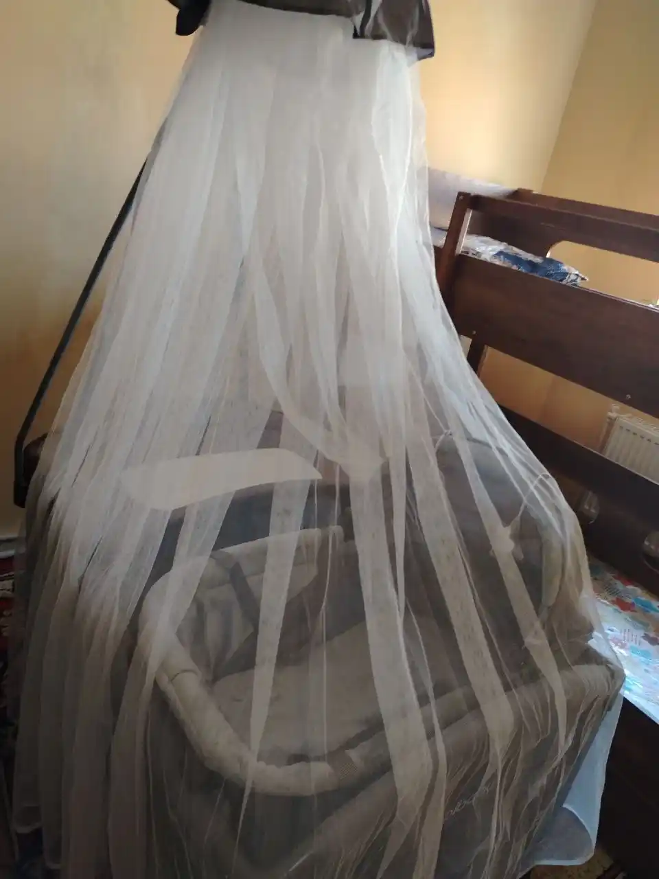 Ko‘p funksiyali bolalar karavoti, manej, 50 kg gacha yuklama, 0-4 yosh