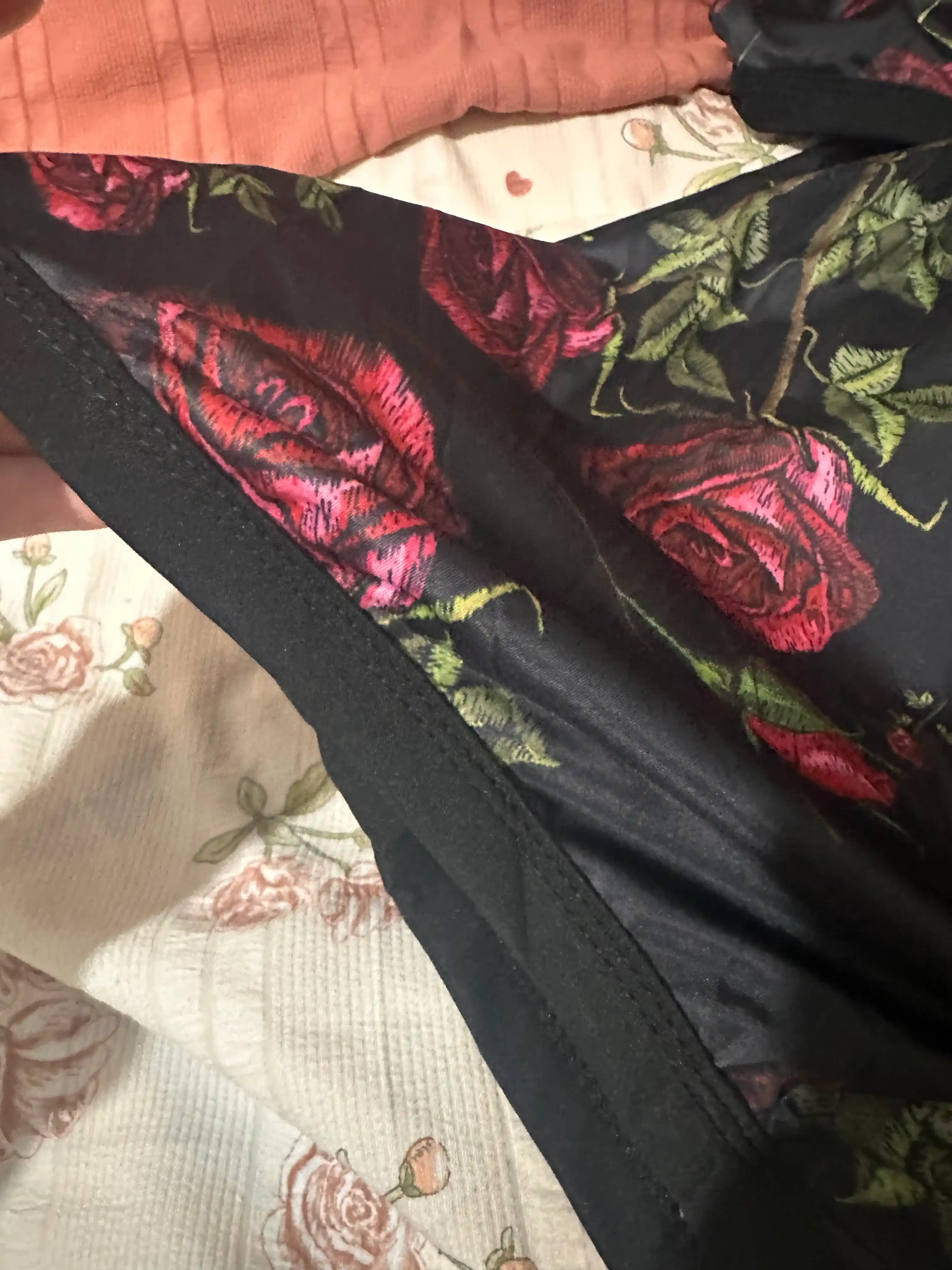 Ayollar uchun 4 tasi 1 da pijama, shim + ko‘ylak + shorti + mayka to‘plami, uyqu va dam olish uchun uy kiyimi
