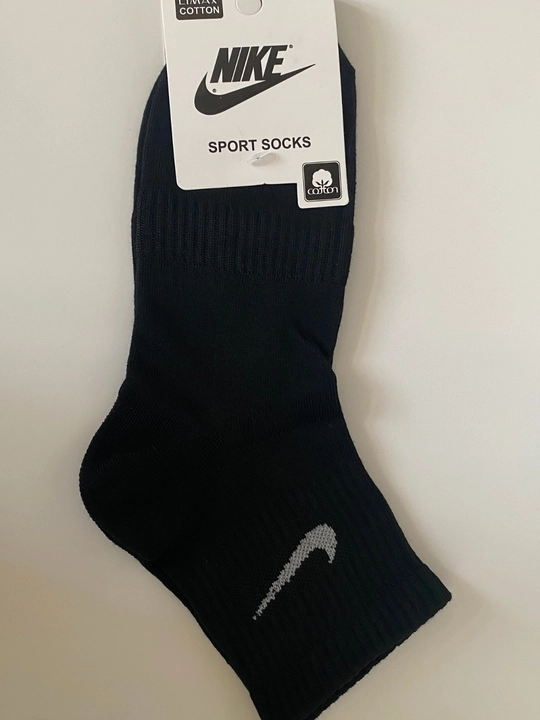 Paypoqlar (erkaklar va ayollar uchun) – klassik Nike logotip bilan