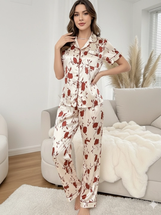 Ayollar uchun pijama nafis va ipak matosidan - 