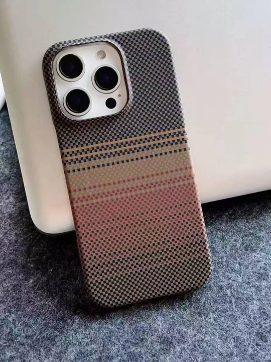 MagSafe bilan iPhone 11-17 Pro Pro Max  iPhone 17 va iPhone 18 uslubidagi g‘iloflar
