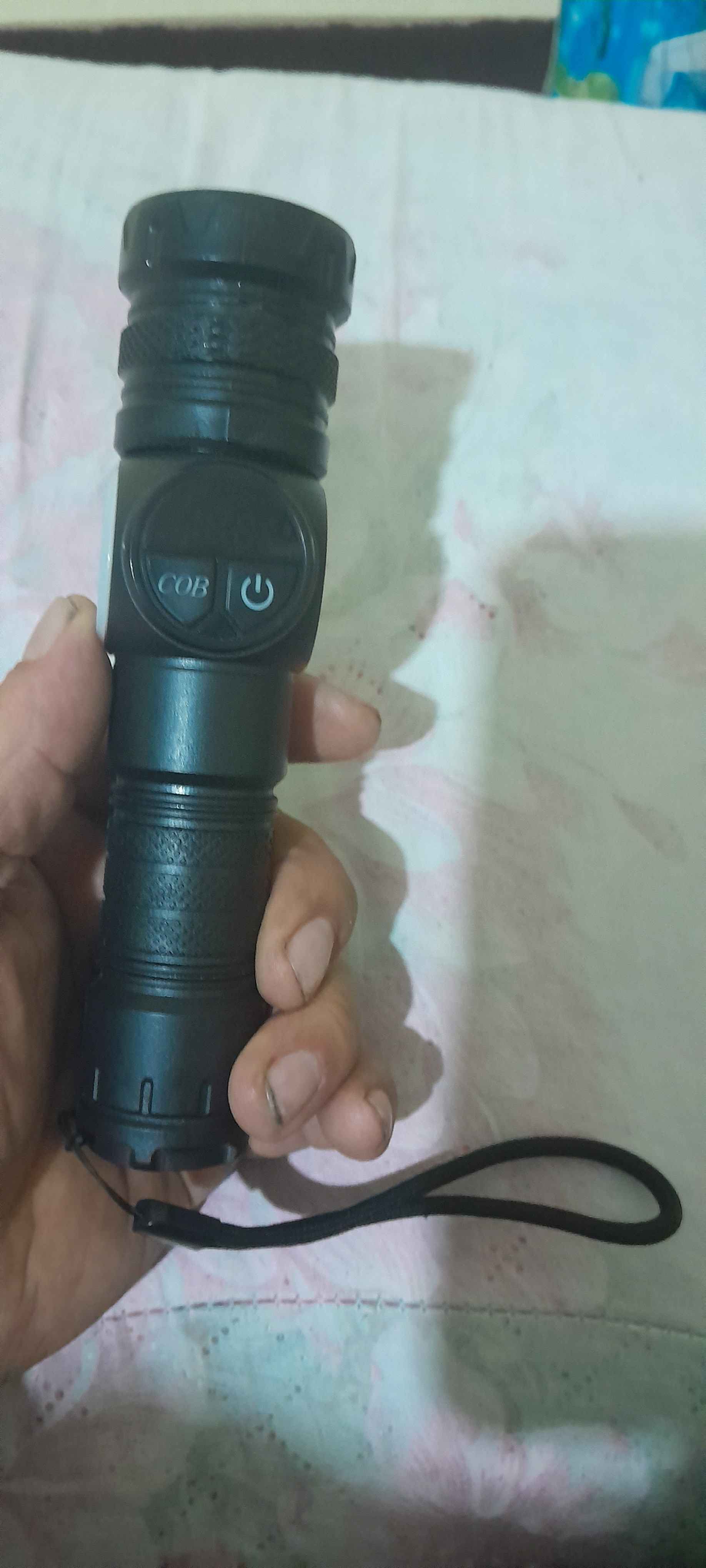 Qo‘l fonar LED, 5 rejim, PowerBank funksiyasi bilan