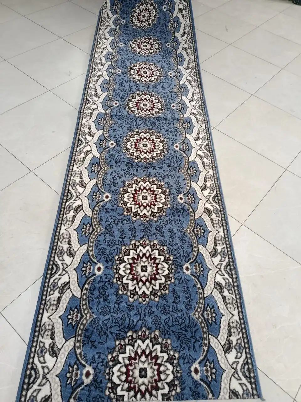 Uy va xonadon uchun gilamlar, turli o‘lchamdagi gilamlar