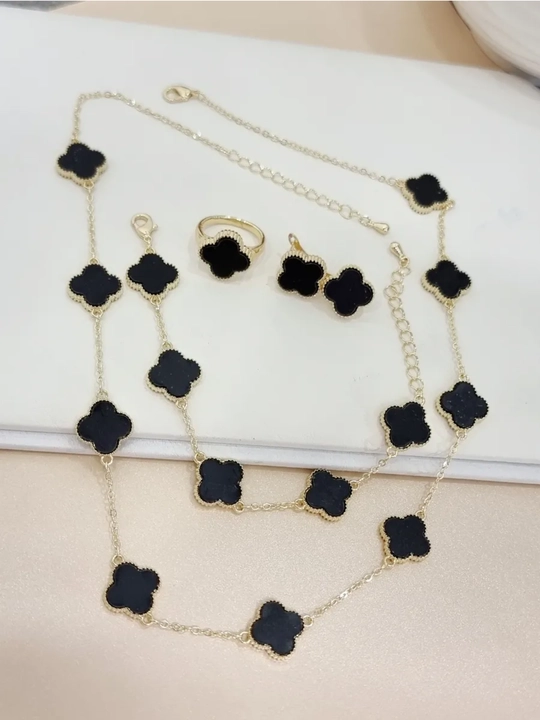 Van Cleef Ayollar uzugi, kulon va sirgalar, bilakuzuk to'plamida Van Cleef uslubida 5x1