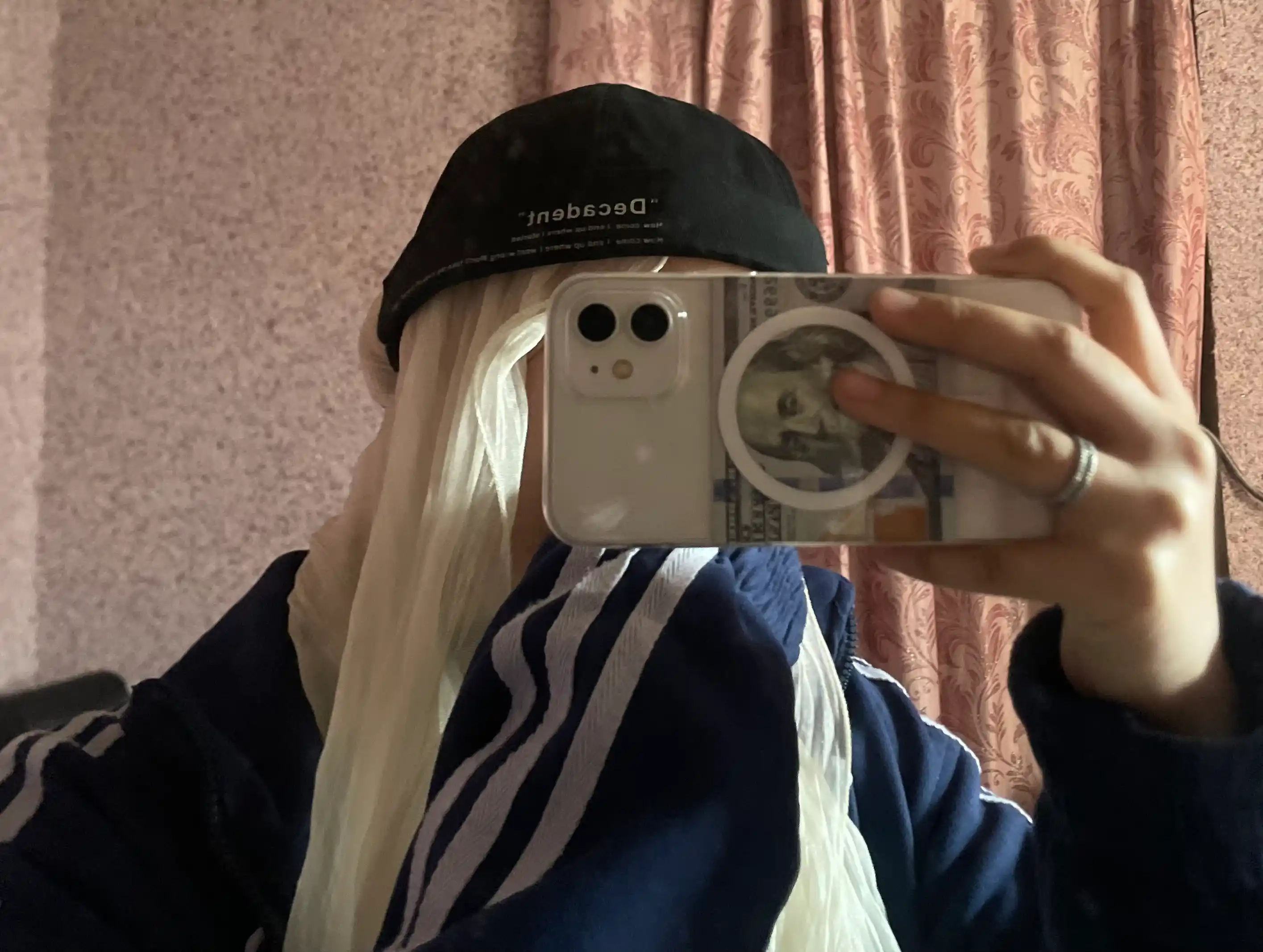 Doker, visorsiz qopqoq, bini shapka