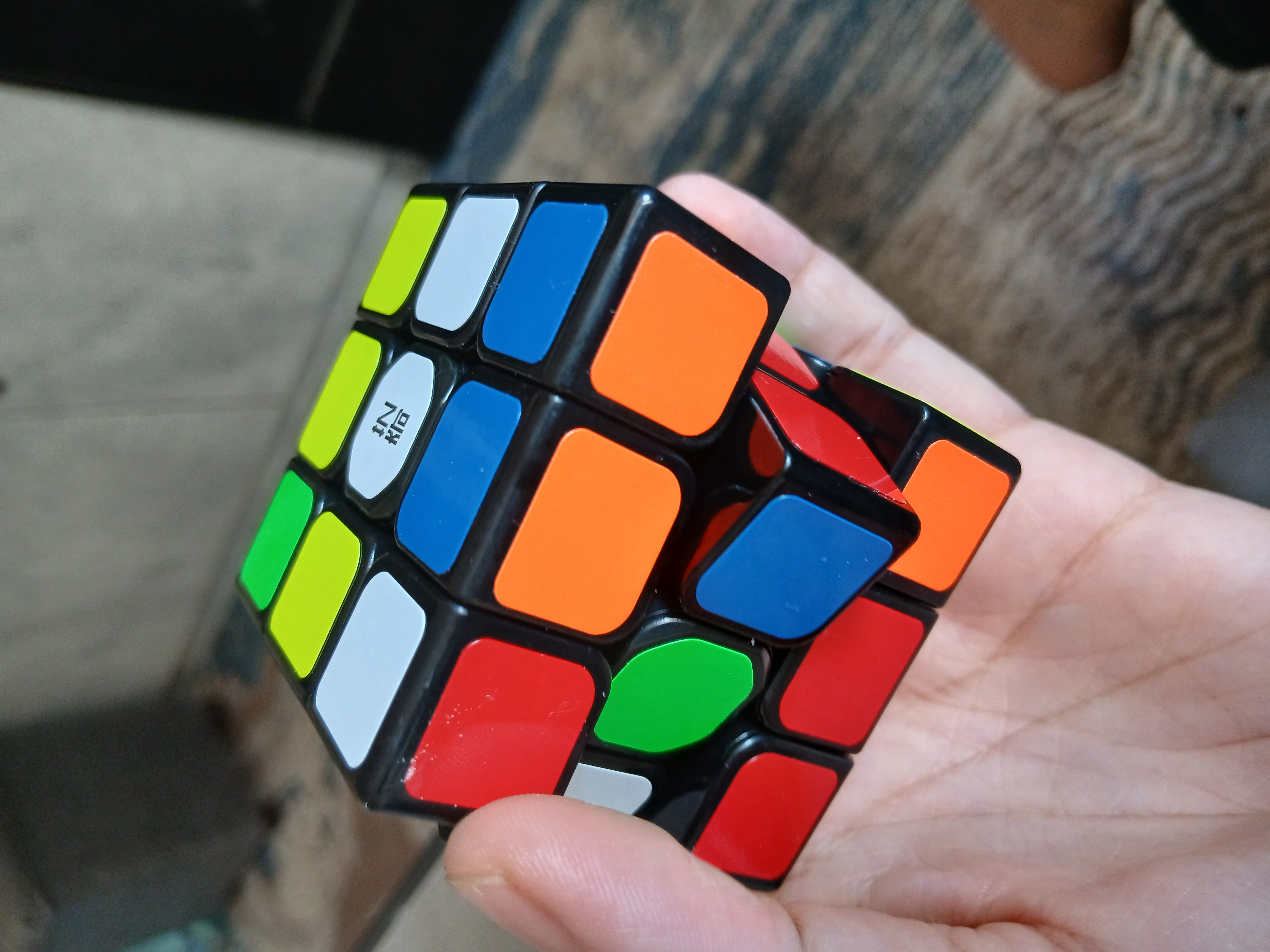 Rubik kubigi 3×3×3: QY Speedcube Warrior va MoYu MF8888